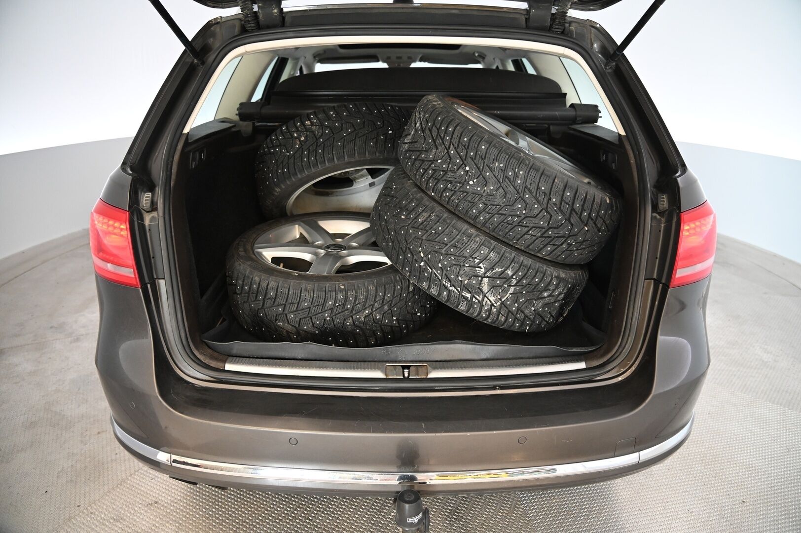 Volkswagen Passat 2013 Variant Highline 1,4 TSI MultiFuel 118 kW (160 hv) DSG-automaatti *Myydään Huutokaupat.com* - *ACC / Panorama / Lane-assist / Alle taittuva koukku / Leimaa 07/2026 asti!*