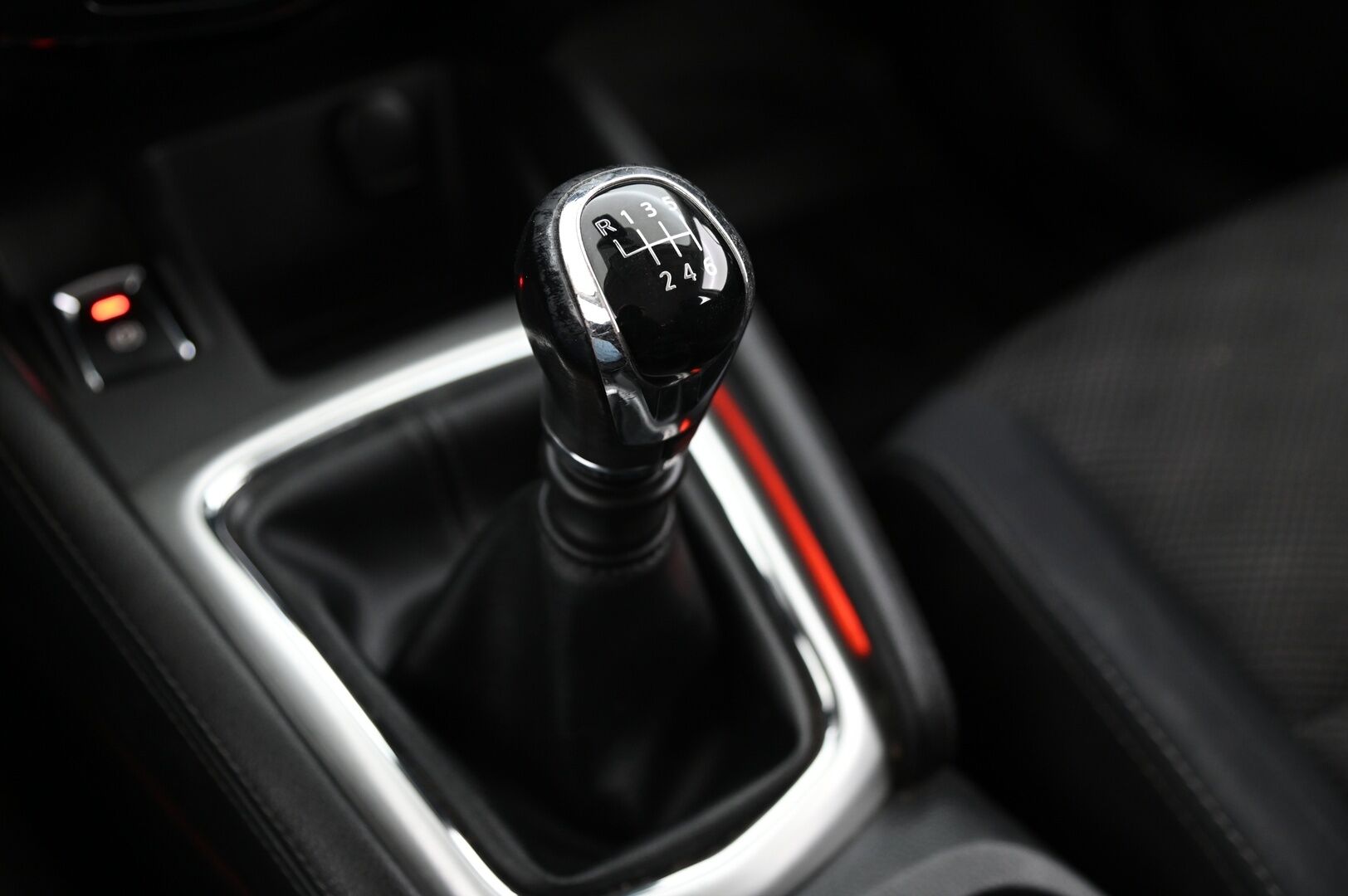 Nissan Qashqai 2014 dCi 130 Acenta 4WD 6M/T Safety Pack - **MYYDÄÄN HUUTOKAUPAT.COM**