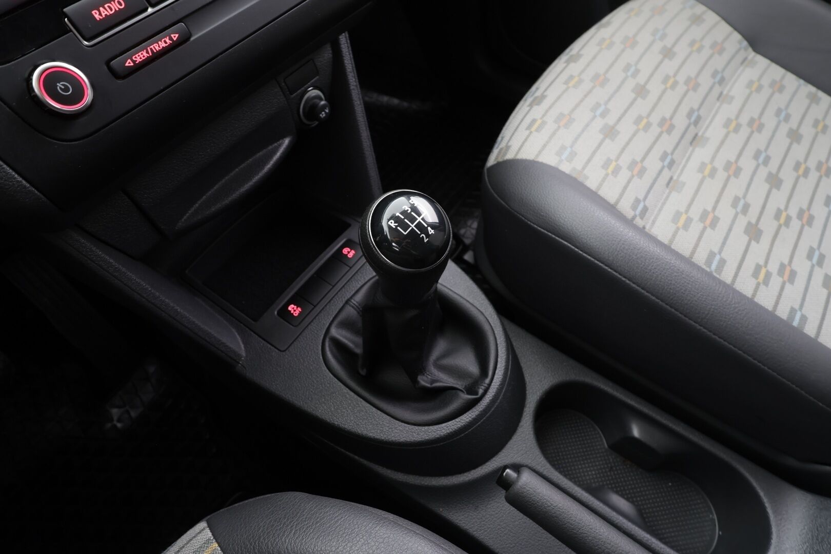 Volkswagen Caddy 2014 umpipakettiauto 1,6 TDI 75kW. BlueMotion Technology * Webasto / Vakionopeudensäädin / Ilmastointi / Metalliväri / Ei-Adblueta* - Suomi-auto / Juuri huollettu / Kahdet renkaat / Alvillinen / Ei Ad-Blue - HULLUT AVAJAISHULINAT KORKOTARJOUS 3,29 %