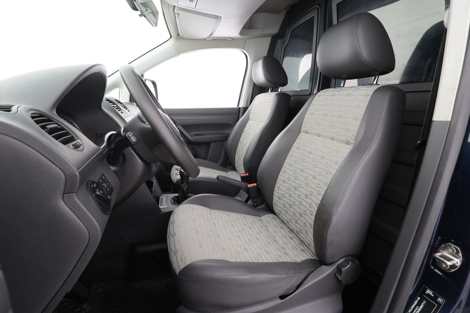 Volkswagen Caddy 2014 umpipakettiauto 1,6 TDI 75kW. BlueMotion Technology * Webasto / Vakionopeudensäädin / Ilmastointi / Metalliväri / Ei-Adblueta* - Suomi-auto / Juuri huollettu / Kahdet renkaat / Alvillinen / Ei Ad-Blue - HULLUT AVAJAISHULINAT KORKOTARJOUS 3,29 %