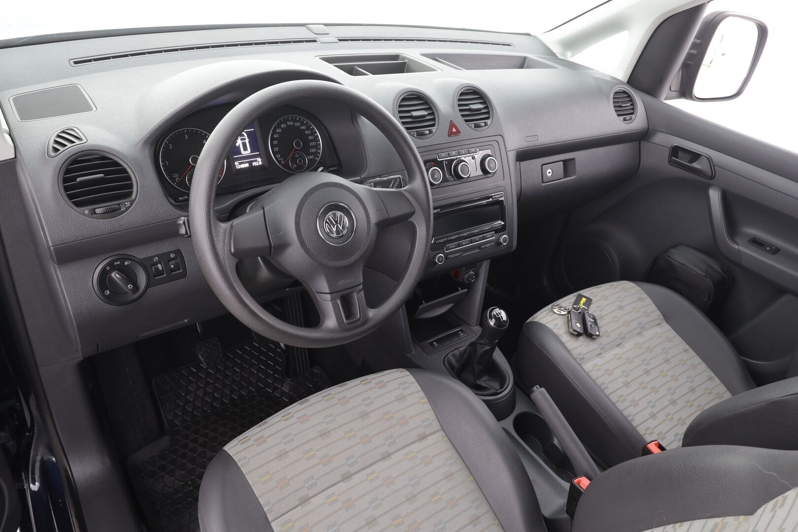 Volkswagen Caddy 2014 umpipakettiauto 1,6 TDI 75kW. BlueMotion Technology * Webasto / Vakionopeudensäädin / Ilmastointi / Metalliväri / Ei-Adblueta* - Suomi-auto / Juuri huollettu / Kahdet renkaat / Alvillinen / Ei Ad-Blue - HULLUT AVAJAISHULINAT KORKOTARJOUS 3,29 %