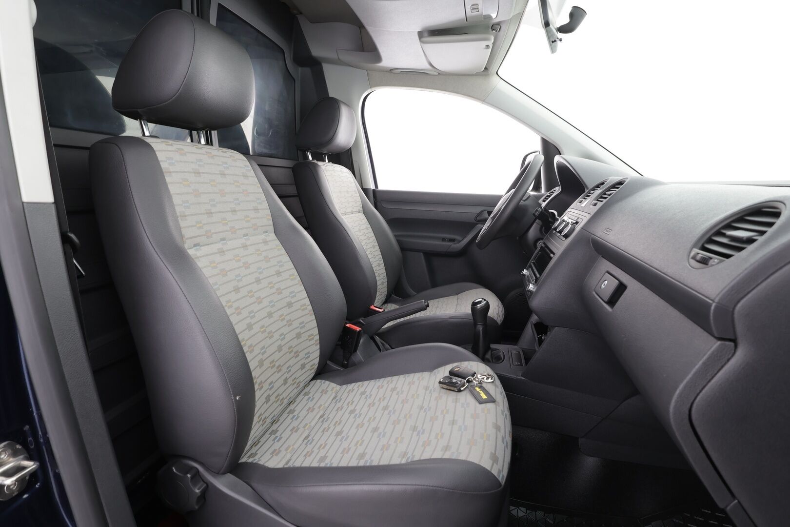 Volkswagen Caddy 2014 umpipakettiauto 1,6 TDI 75kW. BlueMotion Technology * Webasto / Vakionopeudensäädin / Ilmastointi / Metalliväri / Ei-Adblueta* - Suomi-auto / Juuri huollettu / Kahdet renkaat / Alvillinen / Ei Ad-Blue - HULLUT AVAJAISHULINAT KORKOTARJOUS 3,29 %