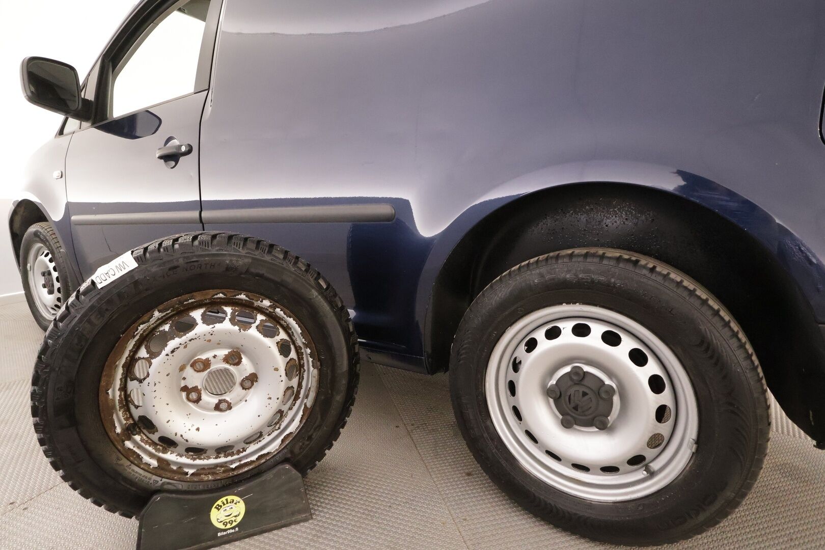 Volkswagen Caddy 2014 umpipakettiauto 1,6 TDI 75kW. BlueMotion Technology * Webasto / Vakionopeudensäädin / Ilmastointi / Metalliväri / Ei-Adblueta* - Suomi-auto / Juuri huollettu / Kahdet renkaat / Alvillinen / Ei Ad-Blue - HULLUT AVAJAISHULINAT KORKOTARJOUS 3,29 %