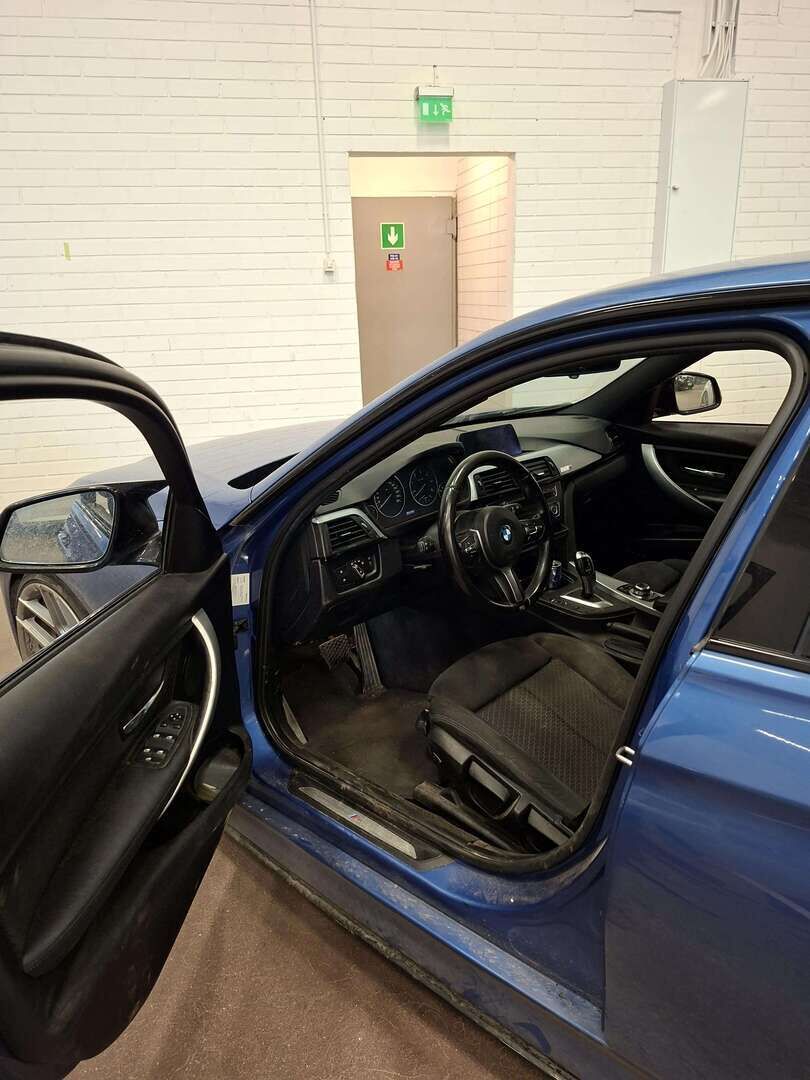 BMW 320 2013 F30 Sedan 320d TwinPower Turbo A - | Todella tyylikäs BMW | Juuri huollettu vaihdettu ketju ja huolettu isolla rahalla kaikki tyyppiviat | M-Sport ulko ja sisätilapaketti | Haxer Wheels | Kahdet renkaat alumiinivanteilla | - KORKO VAIN 3,99 %