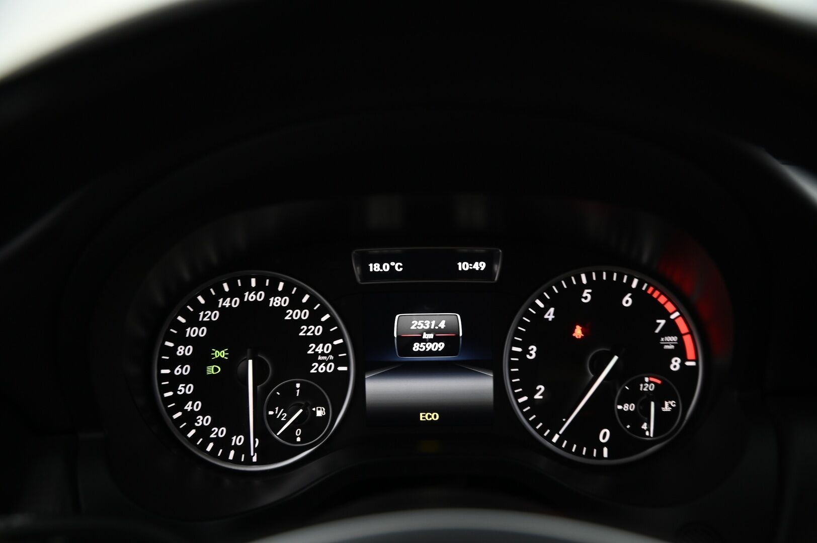 Mercedes-Benz A 2014 180 BE Suomi Edition - Puolinahat / Upea Metalliväri / Bluetooth / Lohkolämmitin