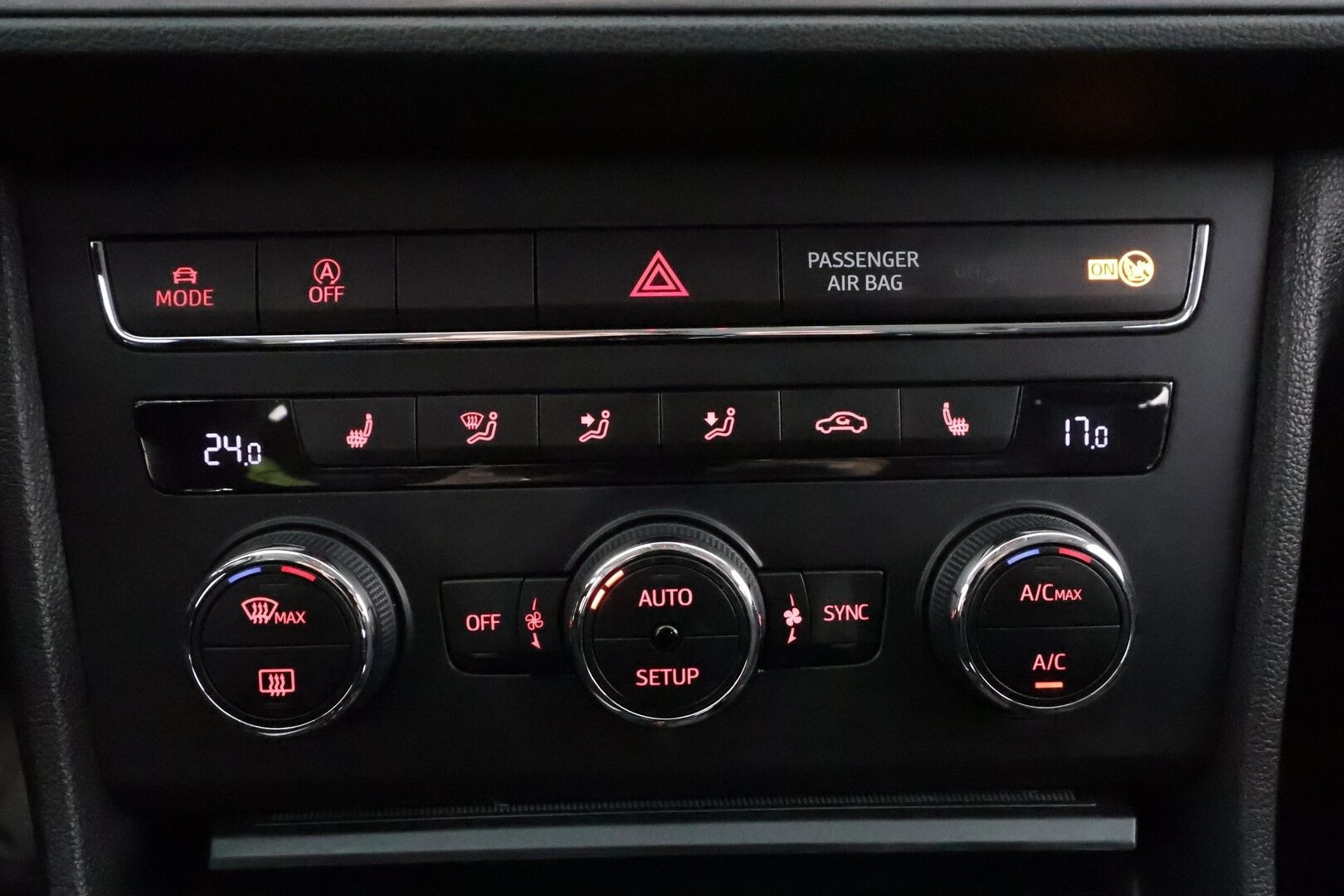 Seat Leon ST 2014 1,8 TSI 180 FR DSG * Suomi-auto / ACC / LED / Webasto / Koukku / Puolinahat * - Kahdet renkaat aluvanteilla - HULLU BLACKWEEK KORKOTARJOUS 2,49%