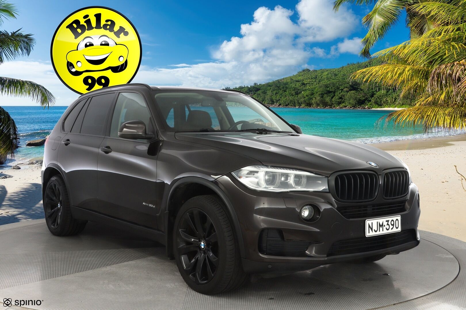 BMW X5 2014 F15 xDrive30d TwinPower Turbo A * HUD / Webasto / H&K / Takanäytöt / Comfort-istuimet / Vetokoukku / Kamera / Comfort Access * - Suomi-auto / Erikoisväri / Huollettu 04/2025 / Katsastettu 07/2025 / Kahdet BMW:n Vanteet