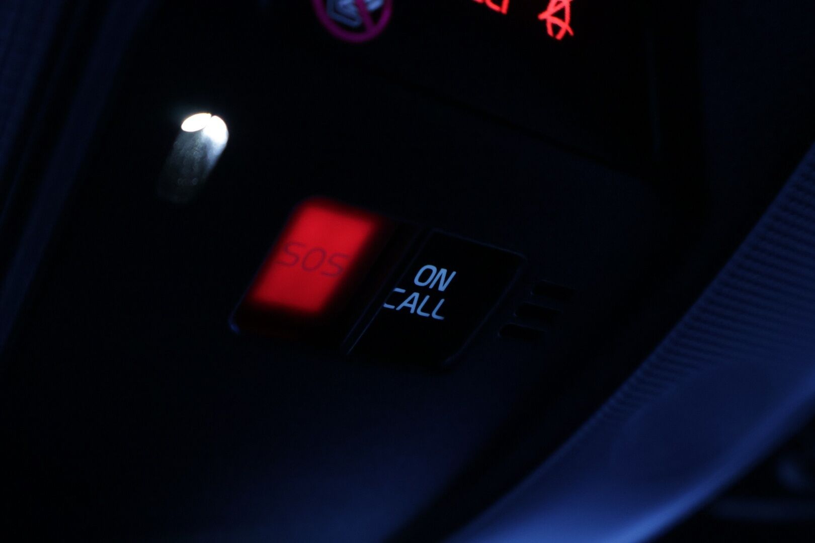 Volvo V60 2015 D4 Ocean Race Business aut. *Pa-lämmitin / Navi / Koukku / Vakkari / Digimittari / Nahkasisusta / Xenon* - Erittäin hyvin huollettu Ocean Race Suomiauto kaksilla hyväkuntoisilla renkailla!