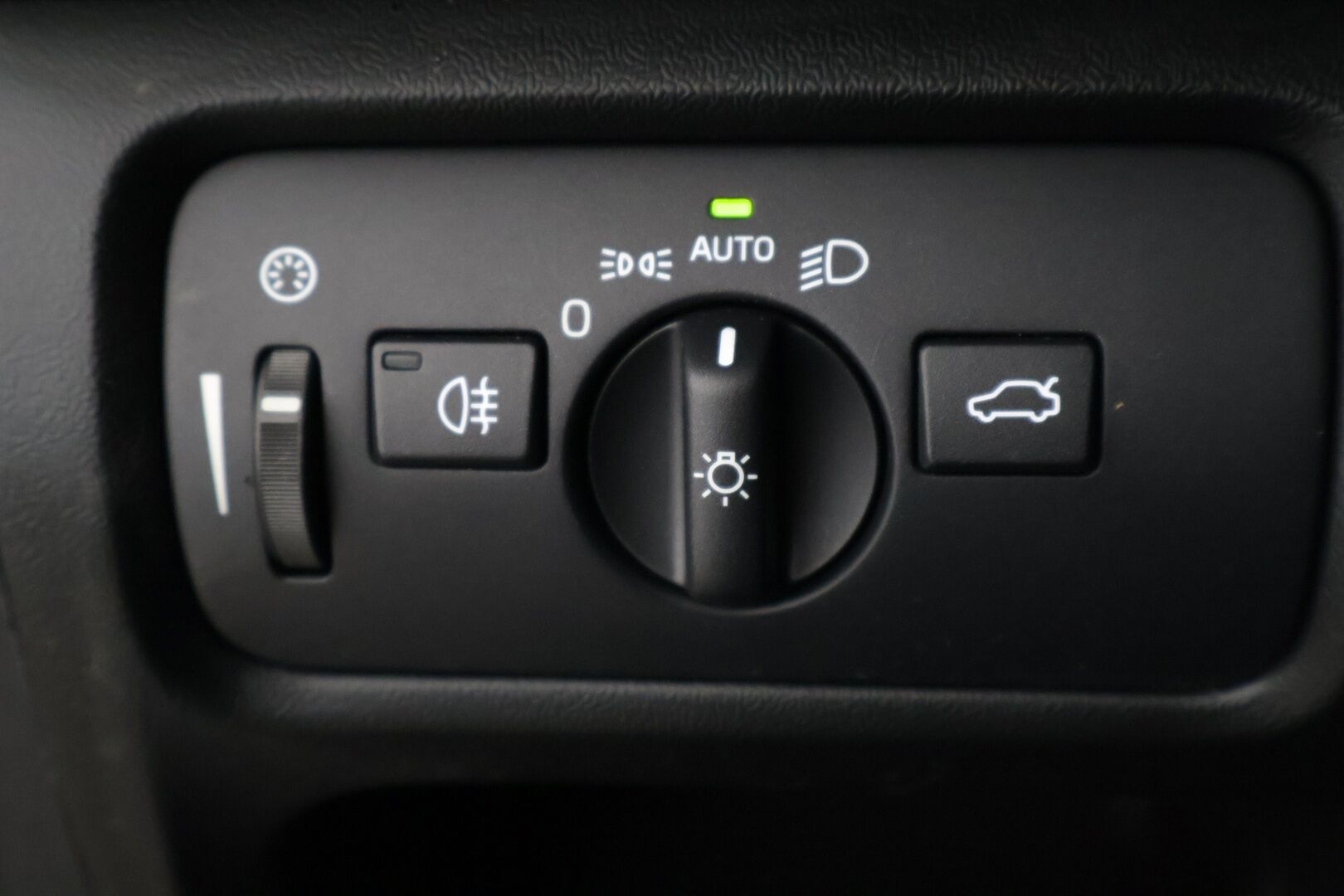 Volvo V40 2014 D2 Ocean Race aut * Suomi-auto / Koukku / 2x Alumiinivanteet, Lähes uudet Nokian nastat! - Suomi-auto / Koukku / 2x Alumiinivanteet, Lähes uudet Nokian nastat! 