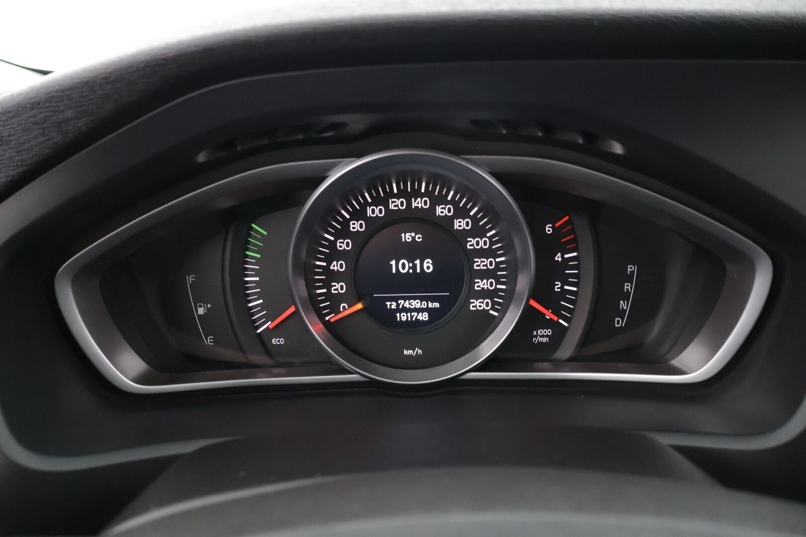 Volvo V40 2015 D2 Ocean Race aut - Myydään Huutokaupat.com:issa | Suomi-auto | Koukku | 2x Alumiinivanteet | 