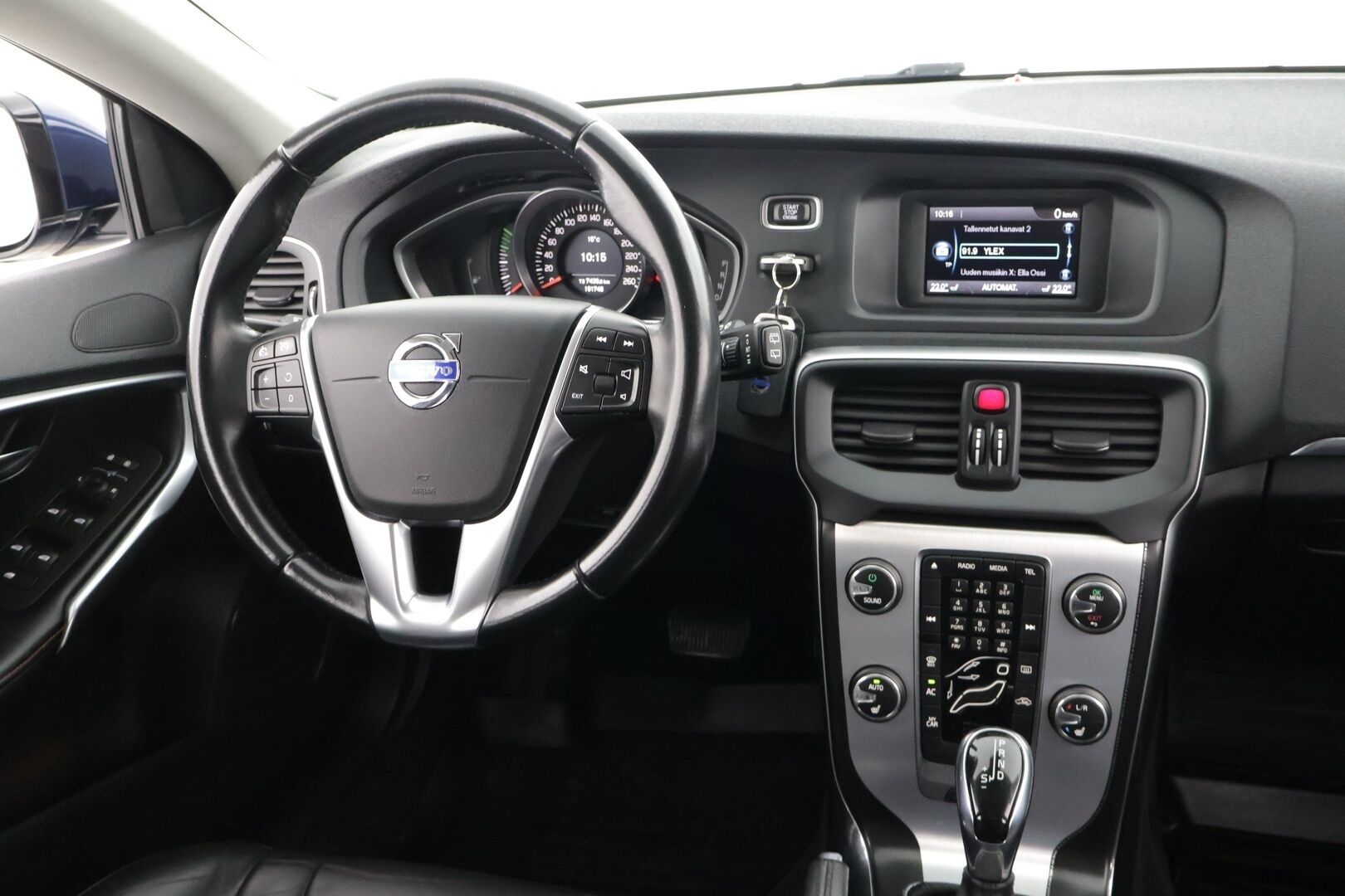 Volvo V40 2015 D2 Ocean Race aut - Myydään Huutokaupat.com:issa | Suomi-auto | Koukku | 2x Alumiinivanteet | 