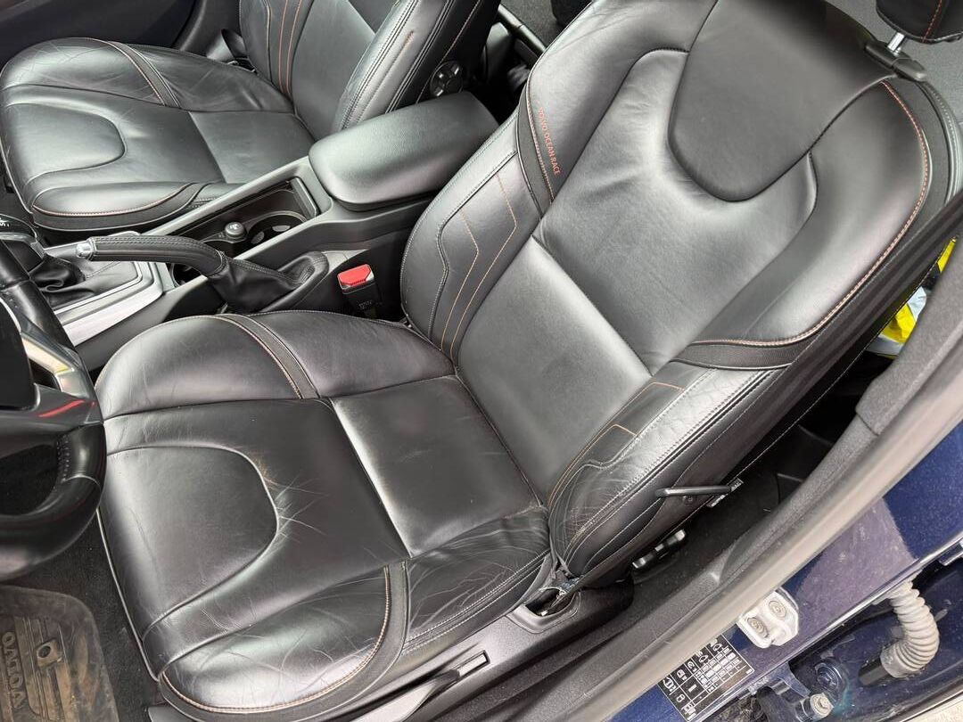 Volvo V40 2015 D2 Ocean Race aut - Myydään Huutokaupat.com:issa | Suomi-auto | Koukku | 2x Alumiinivanteet | 