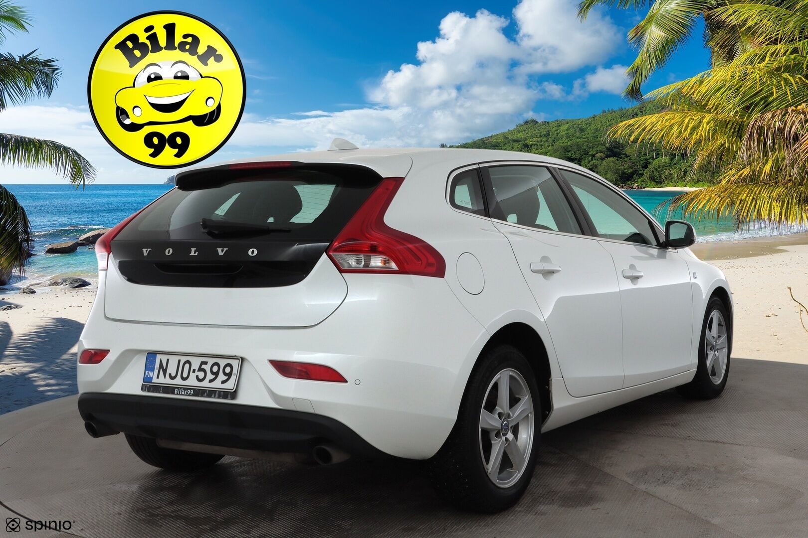 Volvo V40 2015 T2 Ocean Race * 1.Om Suomi-auto / Vakkari / P.tutka / Puolinahat / Kaarrevalot * - Kahdet renkaat aluvanteilla - HULLU BLACKWEEK KORKOTARJOUS 2,49%