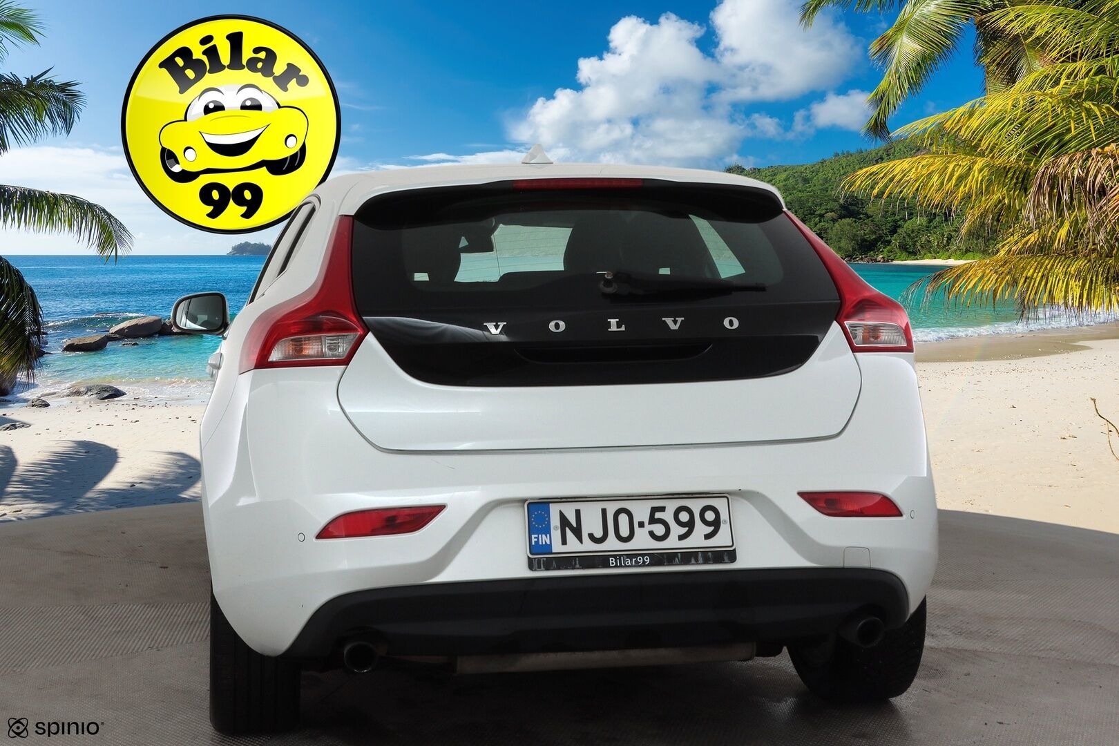 Volvo V40 2015 T2 Ocean Race * 1.Om Suomi-auto / Vakkari / P.tutka / Puolinahat / Kaarrevalot * - Kahdet renkaat aluvanteilla - HULLU BLACKWEEK KORKOTARJOUS 2,49%