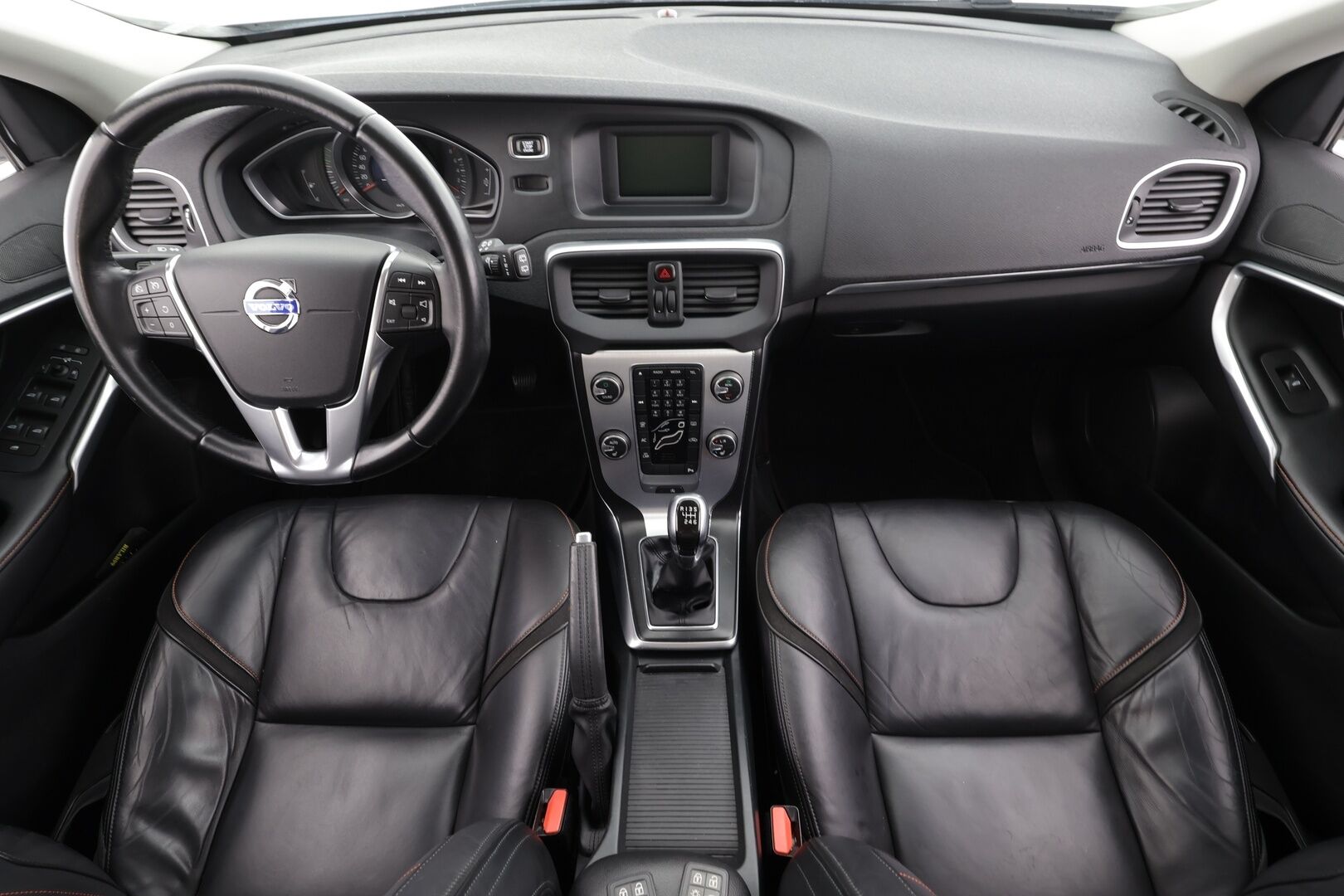 Volvo V40 2015 T2 Ocean Race * 1.Om Suomi-auto / Vakkari / P.tutka / Puolinahat / Kaarrevalot * - Kahdet renkaat aluvanteilla - HULLU BLACKWEEK KORKOTARJOUS 2,49%