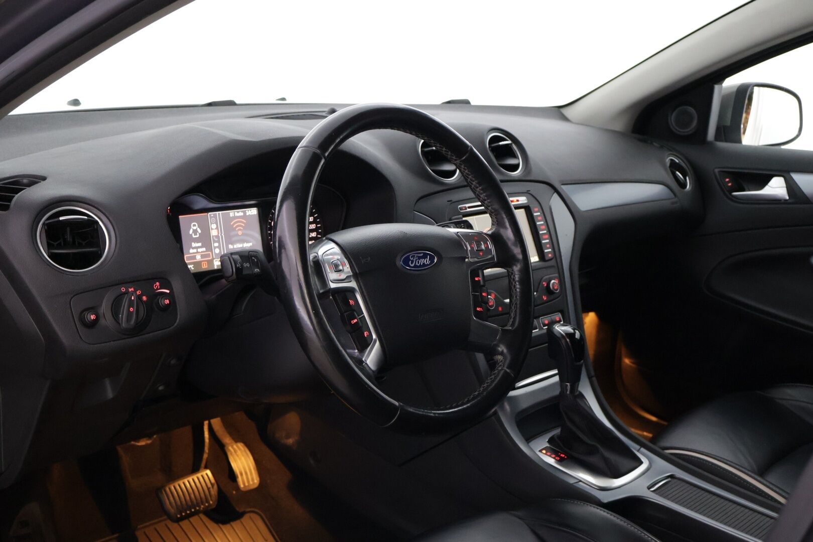 Ford Mondeo 2014 2,0 TDCi 140hv PowerShift Titanium Business A6 Wagon *YritysOutlet -Myydään vain yrityksille* - YritysOutlet -Myydään vain yrityksille *Webasto / Nahat / Vakkari / X2alut / Merkkihuollettu!*