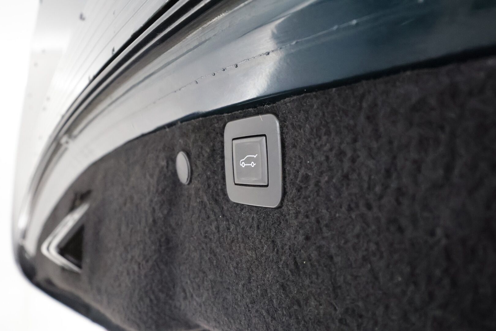 Opel Insignia 2014 2.0 CDTI Sports Tourer 120kw AT6 *Sporttipenkit / Lohko / Xenon / Ratinlämmitin/ Keyless / Vakkari* - Suomi-Auto / Kahdet vanteet / Säännöllinen huoltohistoria / Viimeisin huolto 211tkm - HULLU BLACKWEEK KORKOTARJOUS 2,49%