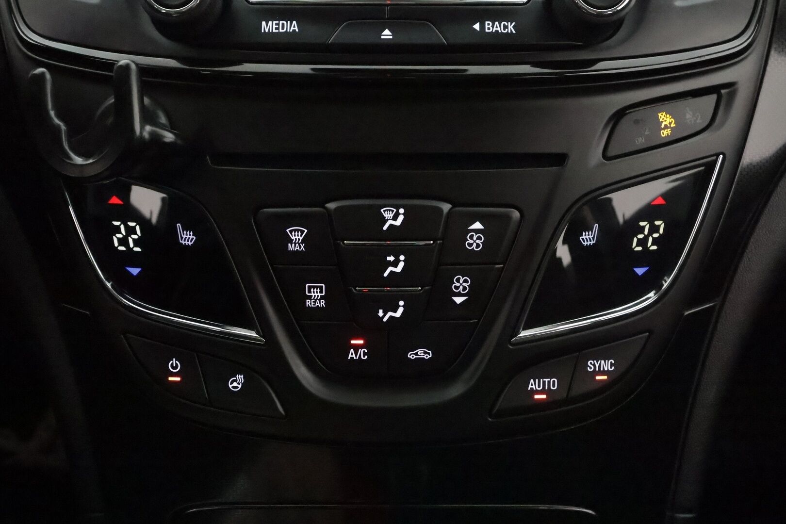 Opel Insignia 2014 2.0 CDTI Sports Tourer 120kw AT6 *Sporttipenkit / Lohko / Xenon / Ratinlämmitin/ Keyless / Vakkari* - Suomi-Auto / Kahdet vanteet / Säännöllinen huoltohistoria / Viimeisin huolto 211tkm - HULLU BLACKWEEK KORKOTARJOUS 2,49%