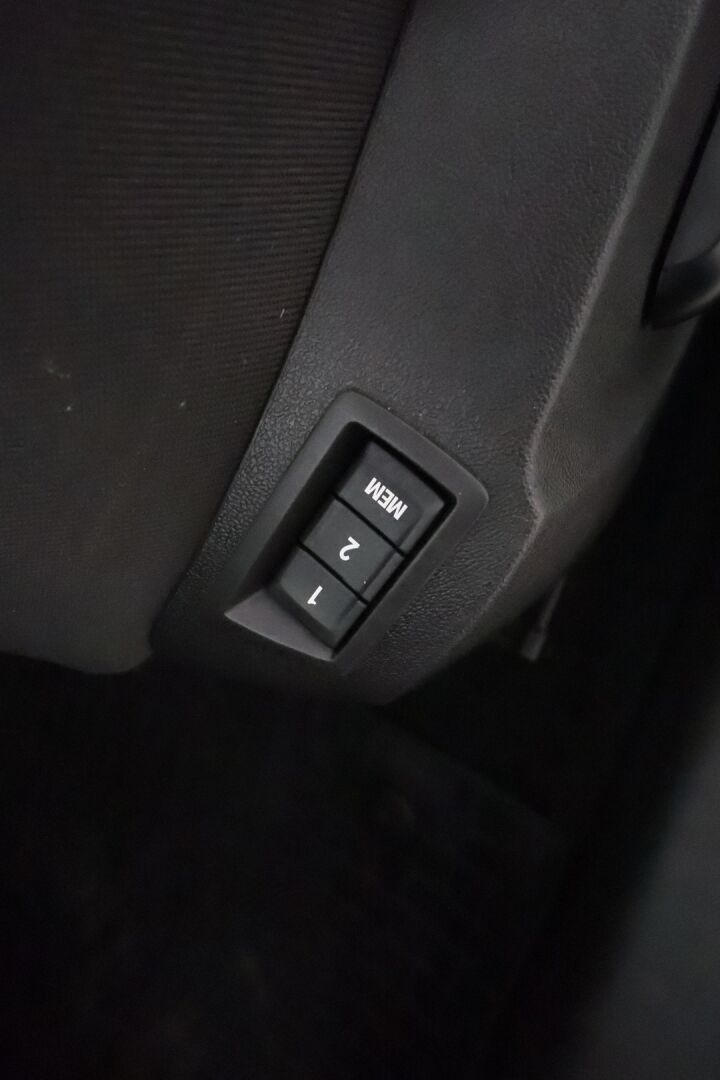 Opel Insignia 2014 2.0 CDTI Sports Tourer 120kw AT6 *Sporttipenkit / Lohko / Xenon / Ratinlämmitin/ Keyless / Vakkari* - Suomi-Auto / Kahdet vanteet / Säännöllinen huoltohistoria / Viimeisin huolto 211tkm - HULLU BLACKWEEK KORKOTARJOUS 2,49%