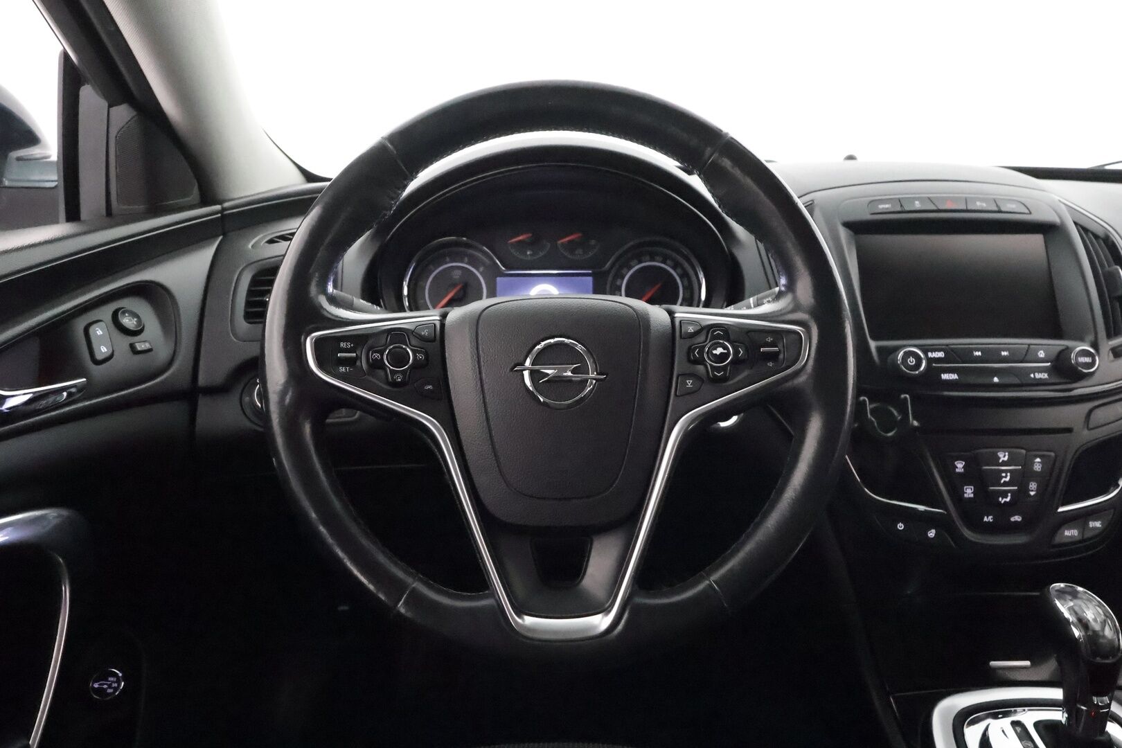 Opel Insignia 2014 2.0 CDTI Sports Tourer 120kw AT6 *Sporttipenkit / Lohko / Xenon / Ratinlämmitin/ Keyless / Vakkari* - Suomi-Auto / Kahdet vanteet / Säännöllinen huoltohistoria / Viimeisin huolto 211tkm - HULLU BLACKWEEK KORKOTARJOUS 2,49%