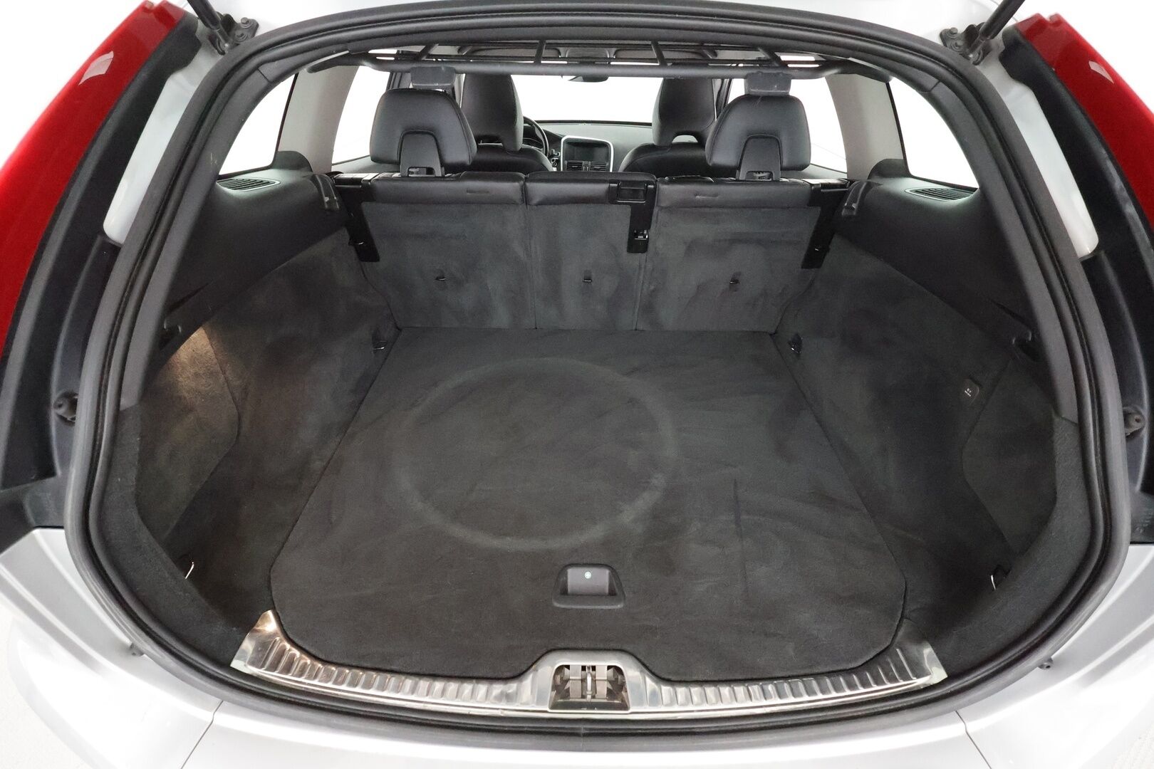 Volvo XC60 2015 D4 Business Summum aut ** Webasto / Muistipenkki / P.Tutka / XENON-valot / Vakkari / AC/ KeylessGO ** - Suomi-auto / Merkkihuollettu / 2x Renkaat