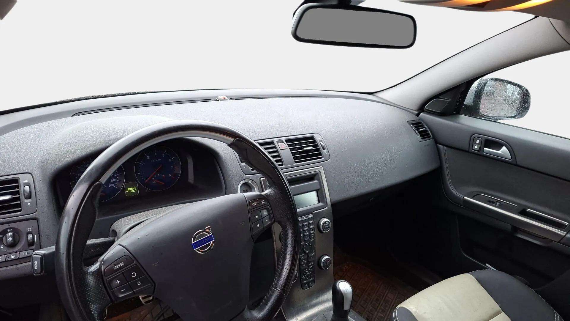 Volvo V50 2009 1,8F R-Design man*Myydään Yrityksille* - | Lohkolämmitin | Vakionopeudensäädin | P. tutka | Automaattinen ilmastointi | R-Design puolinahat | Penkinlämmittimet |