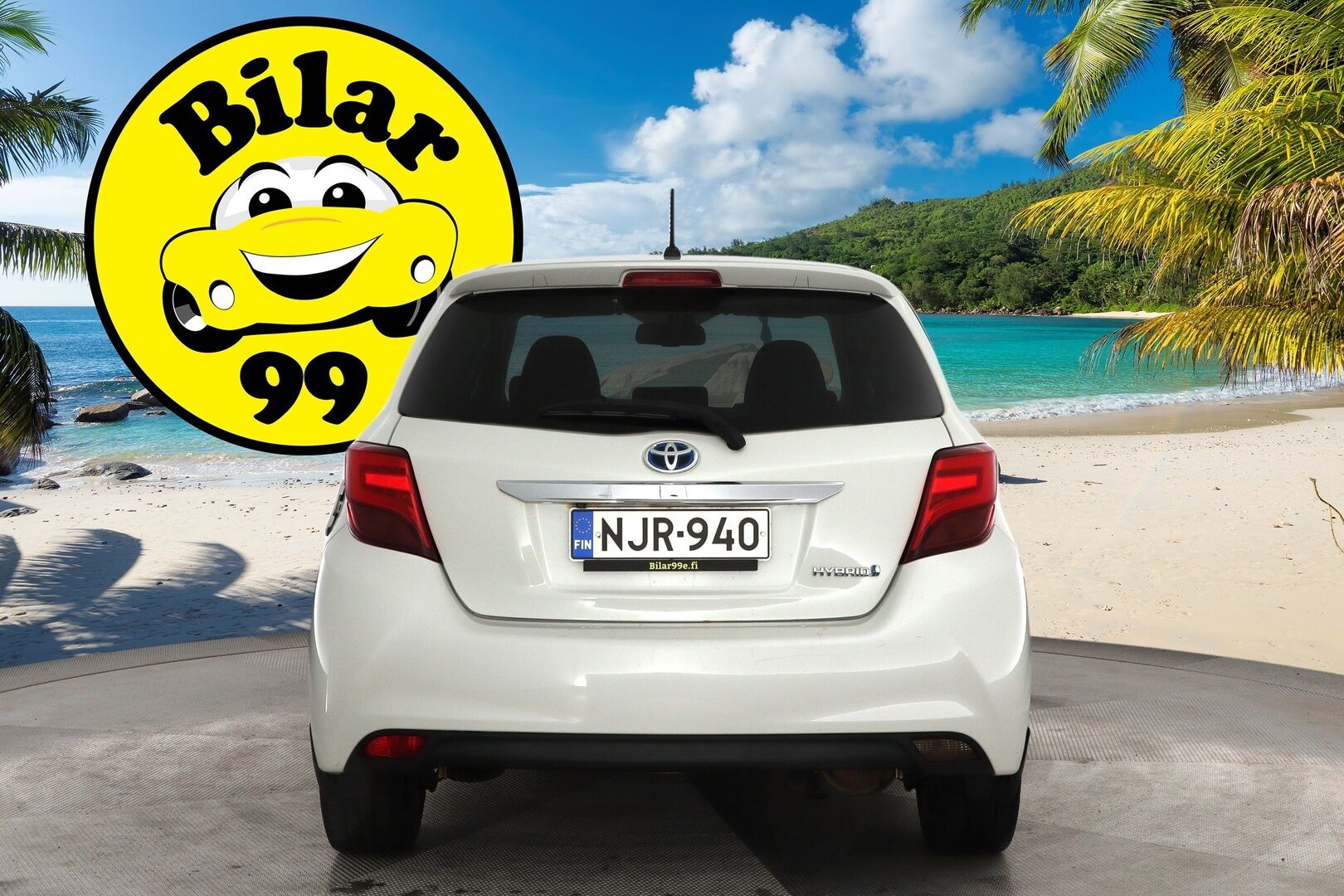 Toyota Yaris 2014 1,5 Hybrid Style *Suomi-auto / Vakkari / Kamera / Navigointi * - Kahdet renkaat / Hyvin huollettu / Myydään juuri katsastettuna