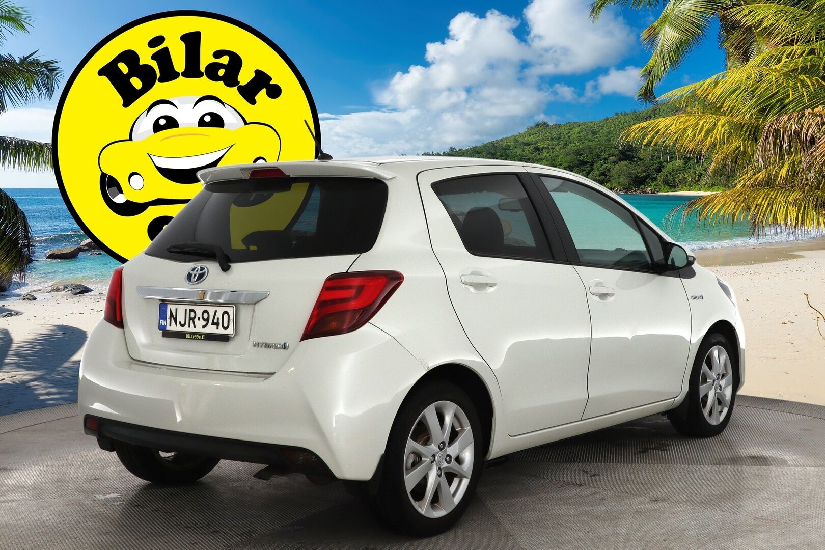 Toyota Yaris 2014 1,5 Hybrid Style *Suomi-auto / Vakkari / Kamera / Navigointi * - Kahdet renkaat / Hyvin huollettu / Myydään juuri katsastettuna