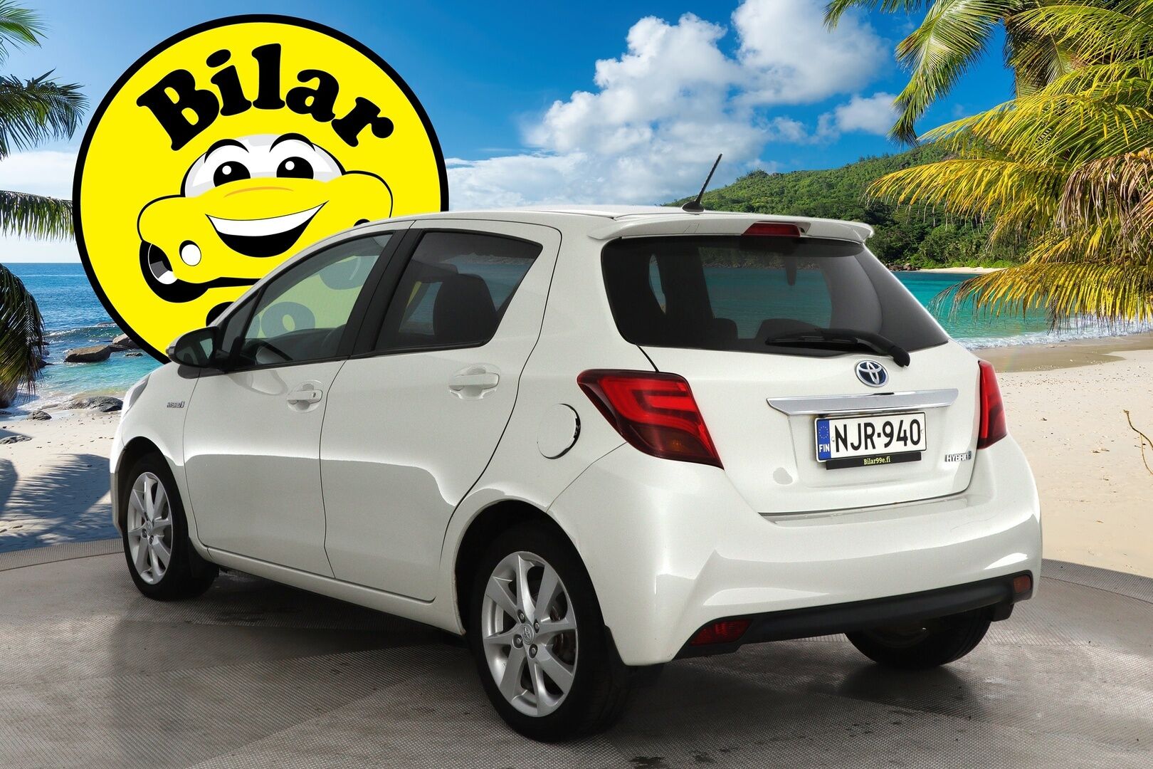 Toyota Yaris 2014 1,5 Hybrid Style *Suomi-auto / Vakkari / Kamera / Navigointi * - Kahdet renkaat / Hyvin huollettu / Myydään juuri katsastettuna