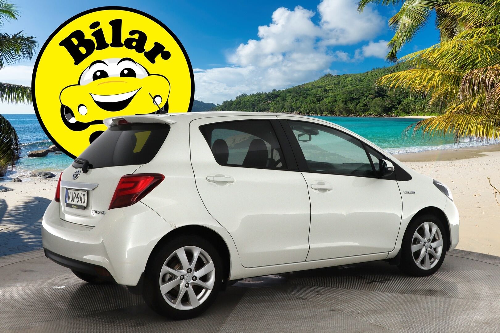 Toyota Yaris 2014 1,5 Hybrid Style *Suomi-auto / Vakkari / Kamera / Navigointi * - Kahdet renkaat / Hyvin huollettu / Myydään juuri katsastettuna