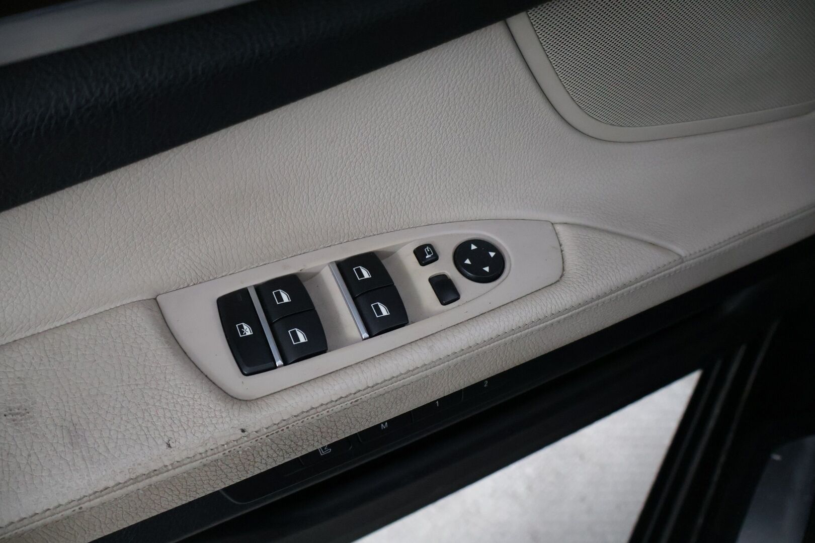 BMW 750 2009 A F01 Sedan * Imu-ovet / Ilmastoidut etuistuimet / Muistipenkit / Prof.navi * - - YritysOutlet - Myydään vain yrityksille