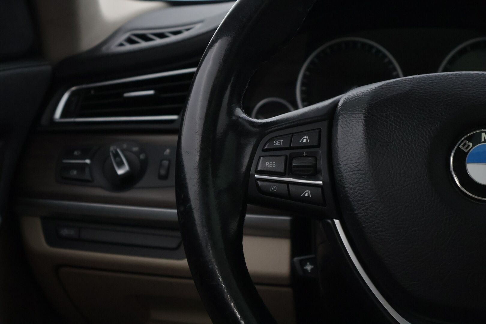 BMW 750 2009 A F01 Sedan * Imu-ovet / Ilmastoidut etuistuimet / Muistipenkit / Prof.navi * - - YritysOutlet - Myydään vain yrityksille