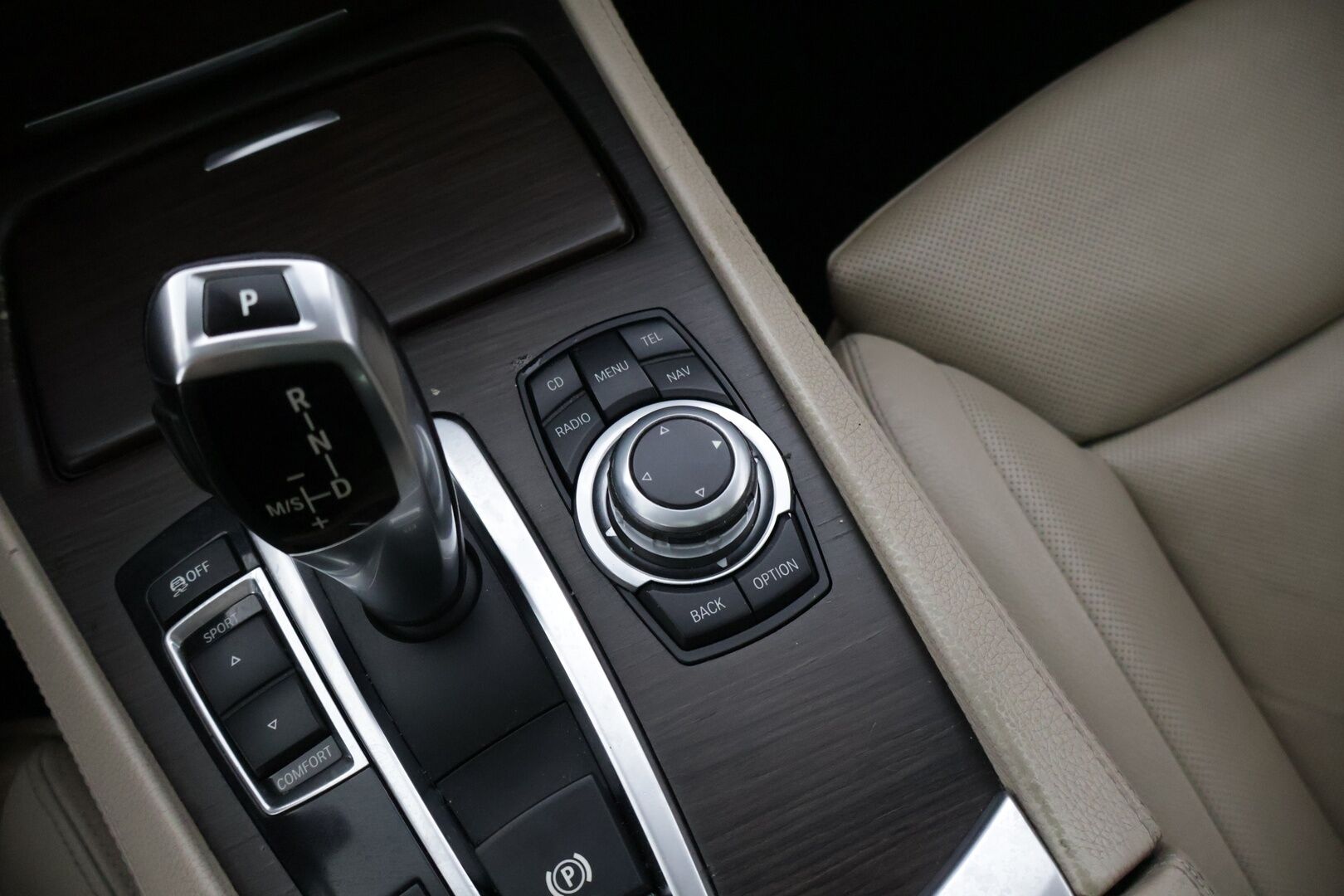 BMW 750 2009 A F01 Sedan * Imu-ovet / Ilmastoidut etuistuimet / Muistipenkit / Prof.navi * - - YritysOutlet - Myydään vain yrityksille