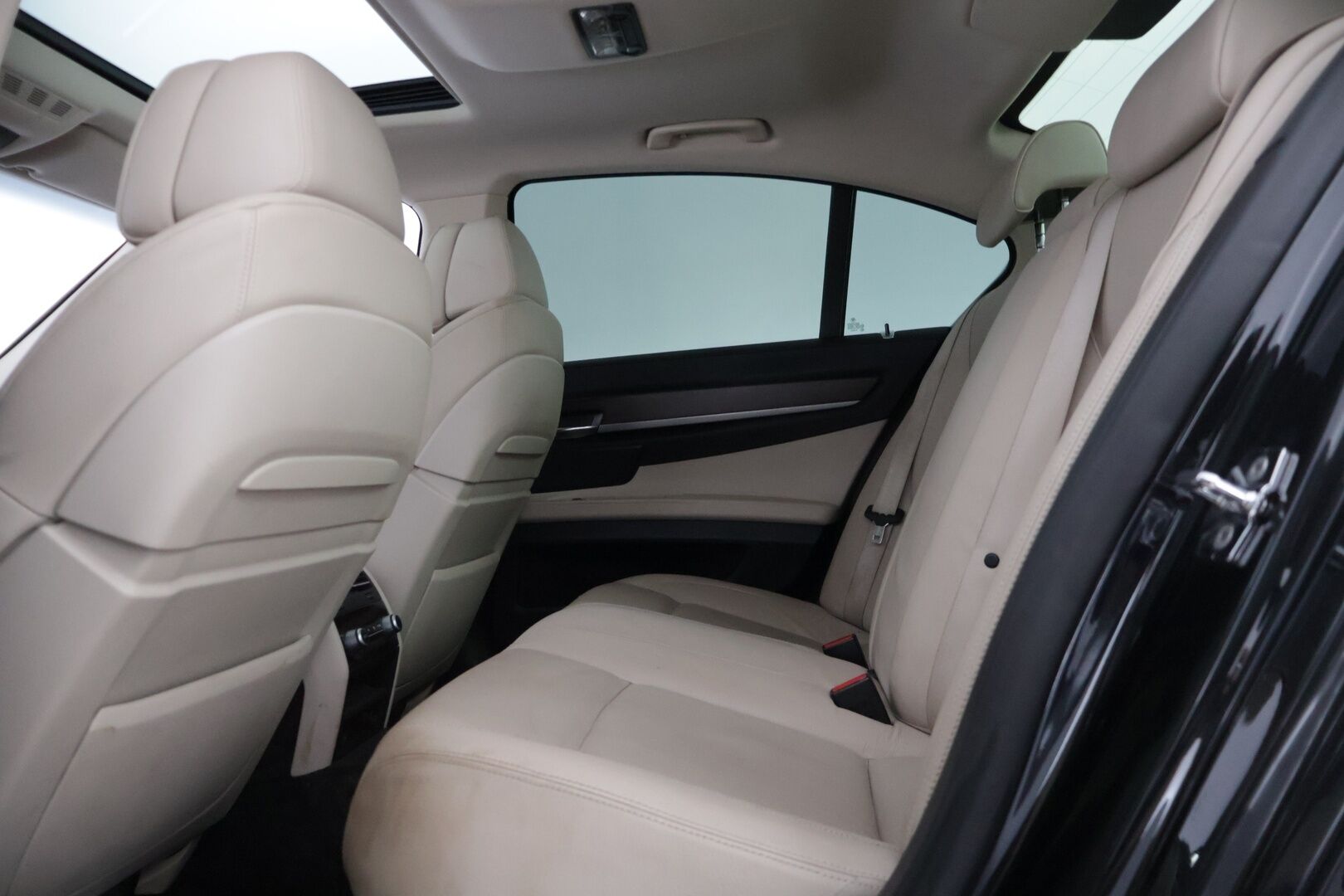 BMW 750 2009 A F01 Sedan * Imu-ovet / Ilmastoidut etuistuimet / Muistipenkit / Prof.navi * - - YritysOutlet - Myydään vain yrityksille
