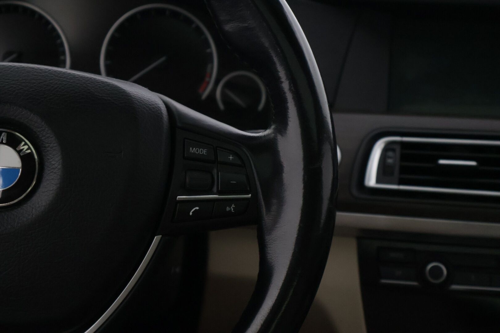 BMW 750 2009 A F01 Sedan * Imu-ovet / Ilmastoidut etuistuimet / Muistipenkit / Prof.navi * - - YritysOutlet - Myydään vain yrityksille