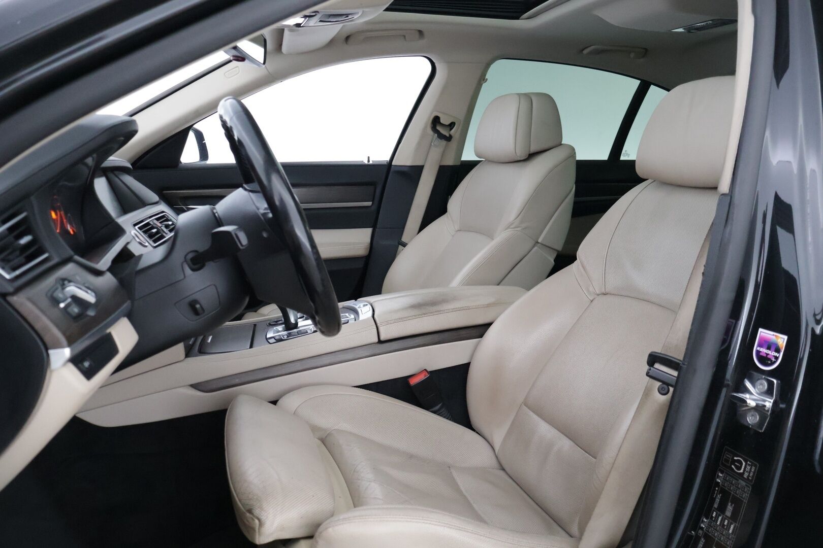 BMW 750 2009 A F01 Sedan * Imu-ovet / Ilmastoidut etuistuimet / Muistipenkit / Prof.navi * - - YritysOutlet - Myydään vain yrityksille