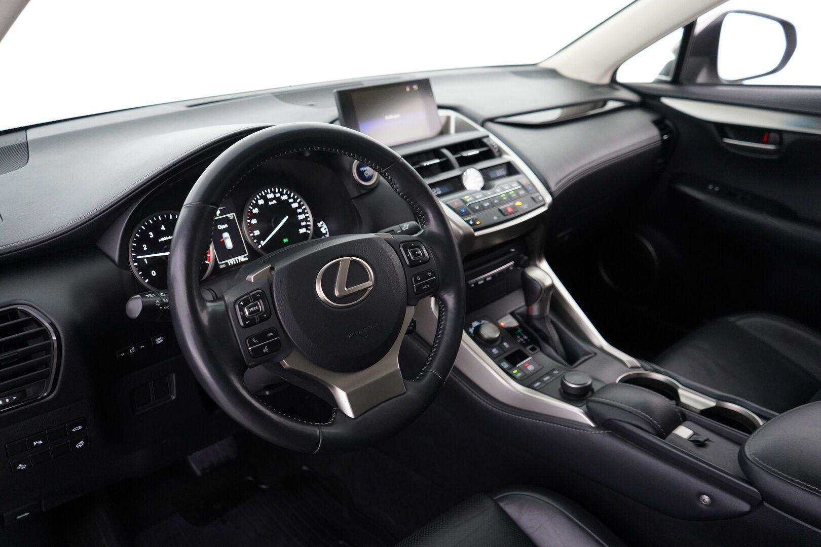 Lexus NX 2015 300h Hybrid A AWD Executive - ACC | Webasto | Vetokoukku | Nahkasisusta | Peruutuskamera | Suomi-auto | Huippuvarusteet 