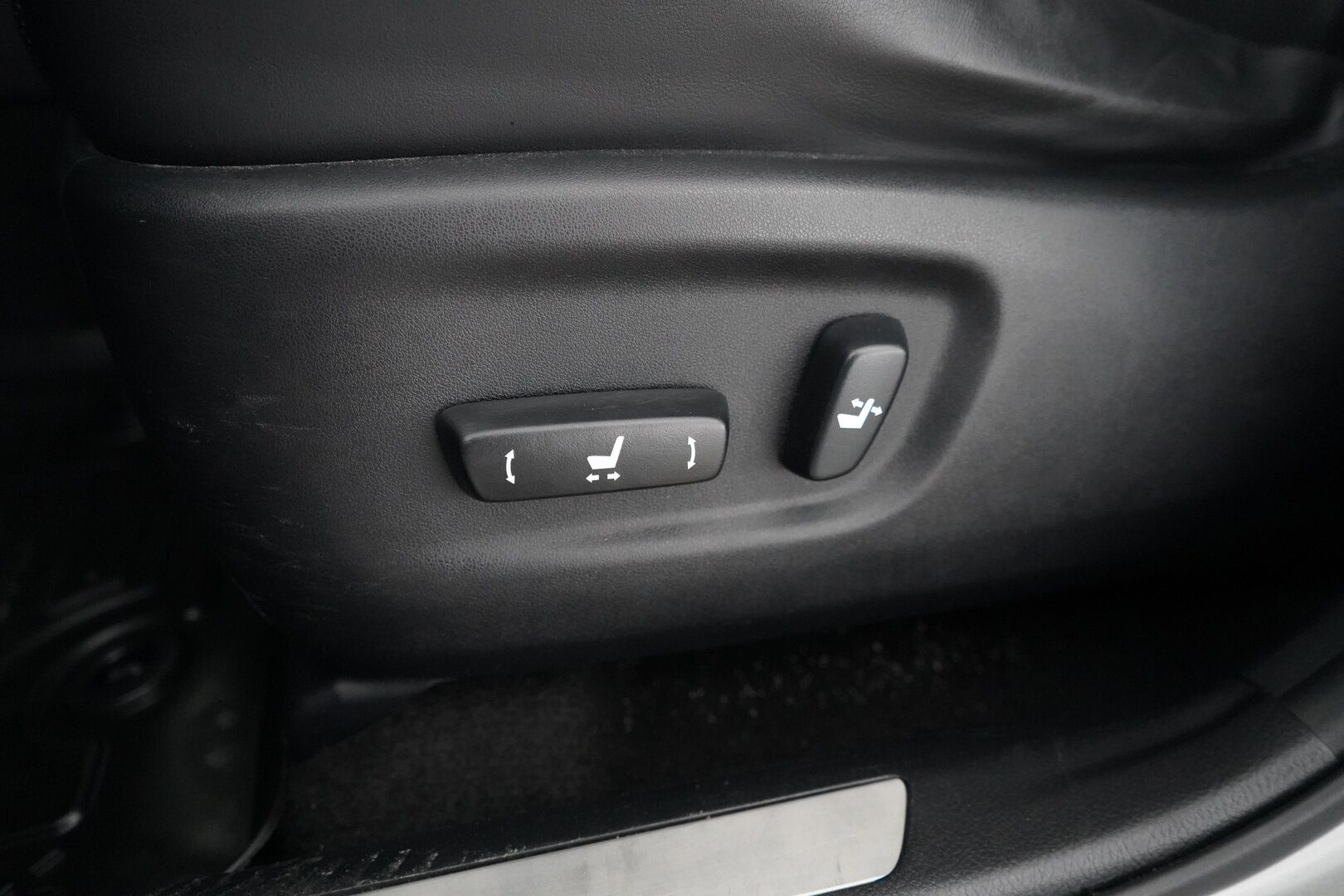 Lexus NX 2015 300h Hybrid A AWD Executive * ACC / Webasto / Vetokoukku / Nahkasisusta / Peruutuskamera * - Suomi-auto / Huippuvarusteet