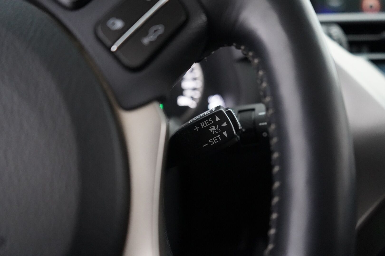 Lexus NX 2015 300h Hybrid A AWD Executive * ACC / Webasto / Vetokoukku / Nahkasisusta / Peruutuskamera * - Suomi-auto / Huippuvarusteet