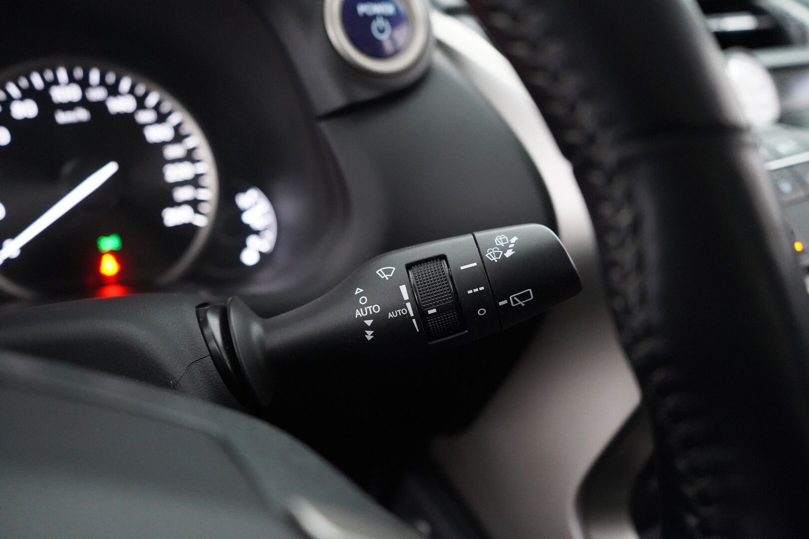 Lexus NX 2015 300h Hybrid A AWD Executive - ACC | Webasto | Vetokoukku | Nahkasisusta | Peruutuskamera | Suomi-auto | Huippuvarusteet 