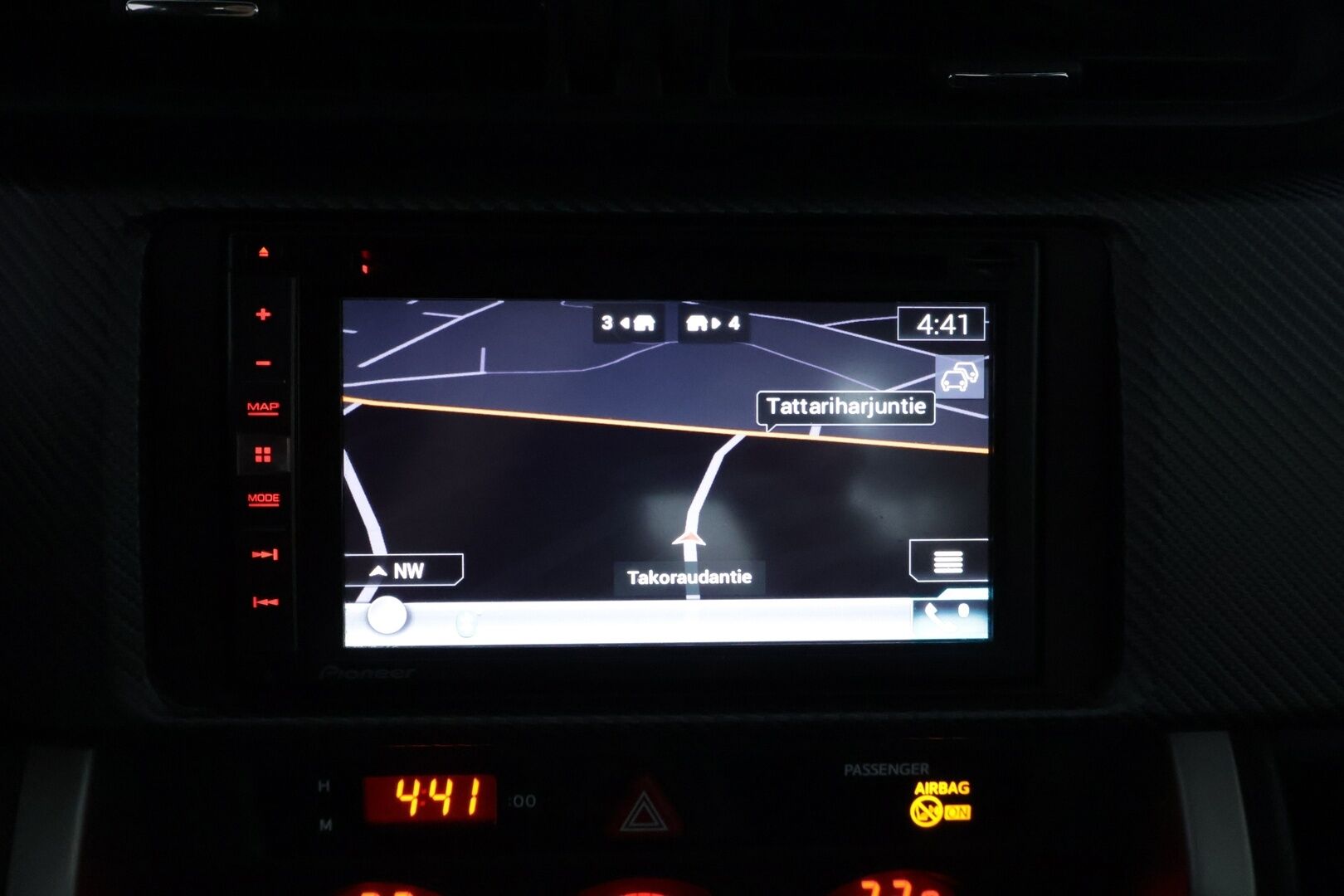 Subaru BRZ 2015 BRZ 6AT * KeylessGo / Nahka-alcantara penkit / BC-Racing / Navi / Xenon / Mustakatto / Suomi-auto / Putkisto muokattu * - * Hieno katseiden kääntäjä / Kuntotarkastettu / BC-Racing säädettävä alusta / Putkistoa muokattu / Siistikuntoinen / Pienet kilsat / Särmät huollot * - HULLUT AVAJAISHULINAT KORKOTARJOUS 3,29 %