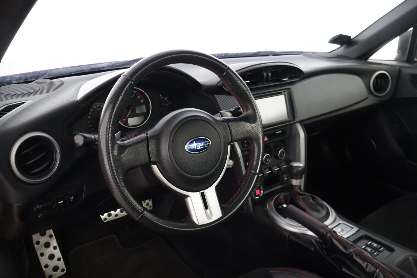 Subaru BRZ 2015 BRZ 6AT * KeylessGo / Nahka-alcantara penkit / BC-Racing / Navi / Xenon / Mustakatto / Suomi-auto / Putkisto muokattu * - * Hieno katseiden kääntäjä / Kuntotarkastettu / BC-Racing säädettävä alusta / Putkistoa muokattu / Siistikuntoinen / Pienet kilsat / Särmät huollot * - HULLUT AVAJAISHULINAT KORKOTARJOUS 3,29 %