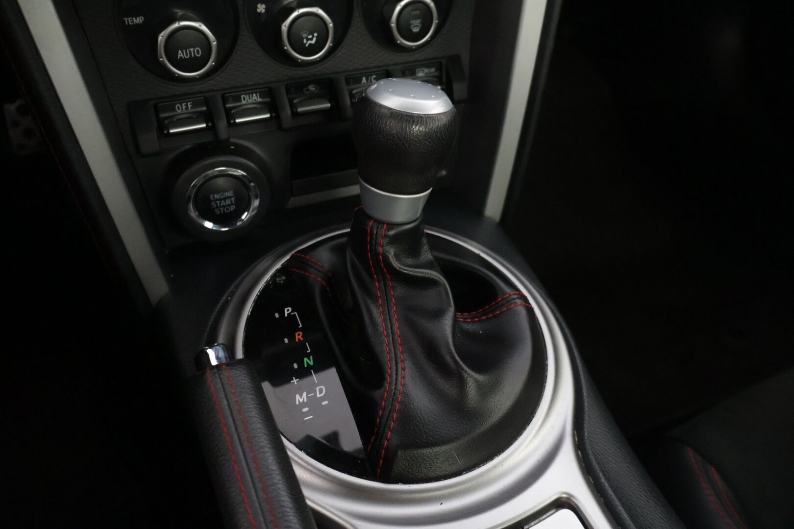 Subaru BRZ 2015 BRZ 6AT * KeylessGo / Nahka-alcantara penkit / BC-Racing / Navi / Xenon / Mustakatto / Suomi-auto / Putkisto muokattu * - * Hieno katseiden kääntäjä / Kuntotarkastettu / BC-Racing säädettävä alusta / Putkistoa muokattu / Siistikuntoinen / Pienet kilsat / Särmät huollot * - HULLUT AVAJAISHULINAT KORKOTARJOUS 3,29 %