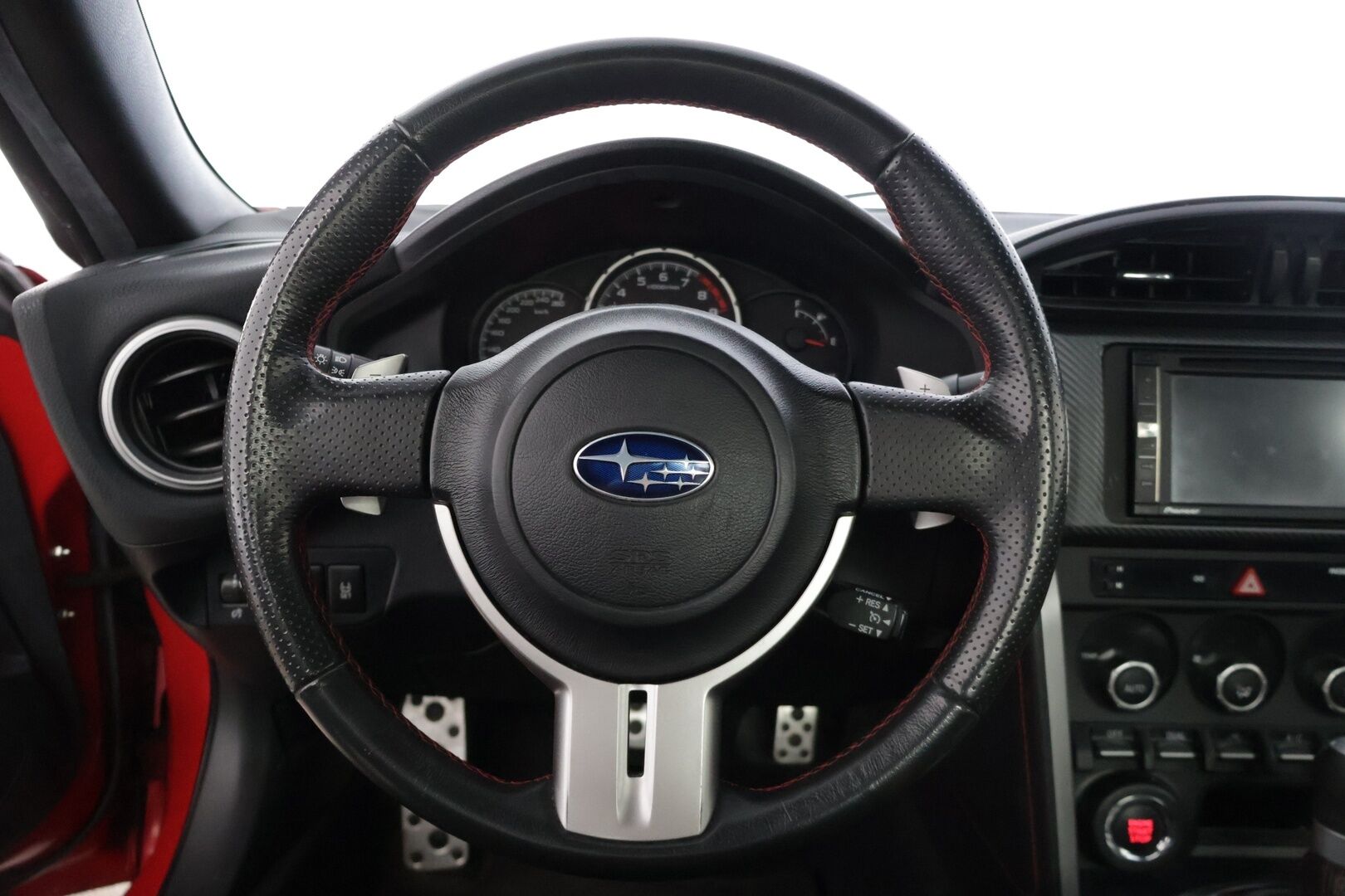 Subaru BRZ 2015 BRZ 6AT * KeylessGo / Nahka-alcantara penkit / BC-Racing / Navi / Xenon / Mustakatto / Suomi-auto / Putkisto muokattu * - * Hieno katseiden kääntäjä / Kuntotarkastettu / BC-Racing säädettävä alusta / Putkistoa muokattu / Siistikuntoinen / Pienet kilsat / Särmät huollot * - HULLUT AVAJAISHULINAT KORKOTARJOUS 3,29 %