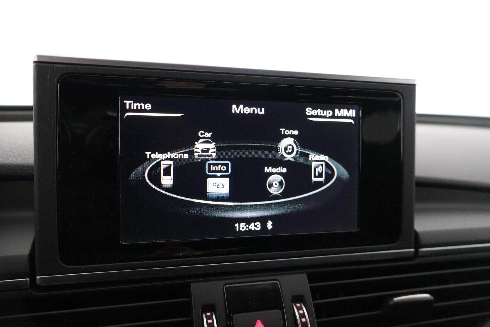 Audi A6 2015 Avant Business Sport 2,0 TDI 140 kW ultra S tronic * Vetokoukku / Tutkat / Sähkökontti / Sporttipenkit / Vakkari * - * Suomi-auto / 2x Hyvät renkaat / Jakohihna vaihdettu! *