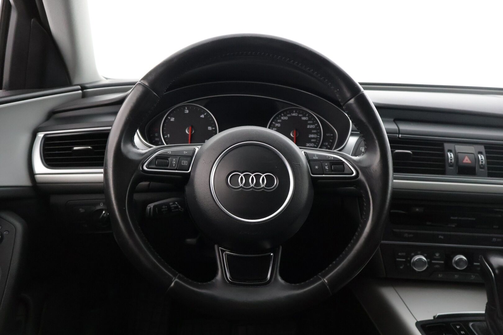 Audi A6 2015 Avant Business Sport 2,0 TDI 140 kW ultra S tronic * Vetokoukku / Tutkat / Sähkökontti / Sporttipenkit / Vakkari * - * Suomi-auto / 2x Hyvät renkaat / Jakohihna vaihdettu! *