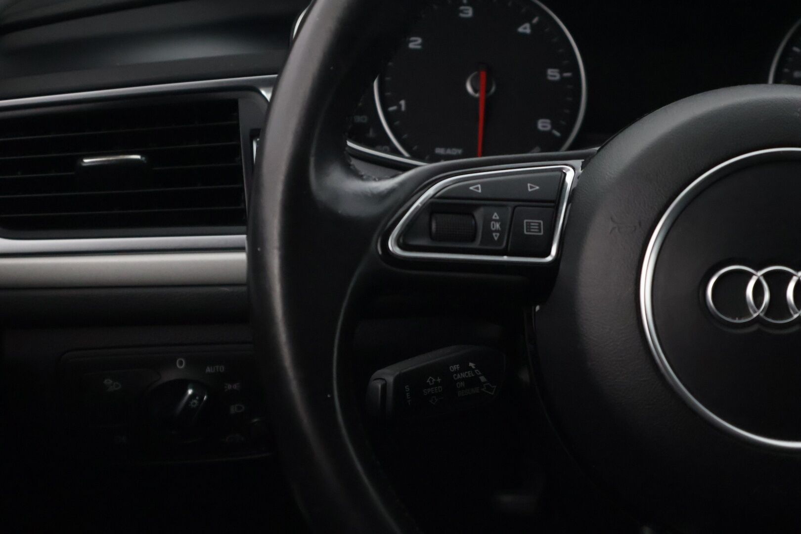 Audi A6 2015 Avant Business Sport 2,0 TDI 140 kW ultra S tronic * Vetokoukku / Tutkat / Sähkökontti / Sporttipenkit / Vakkari * - * Suomi-auto / 2x Hyvät renkaat / Jakohihna vaihdettu! *
