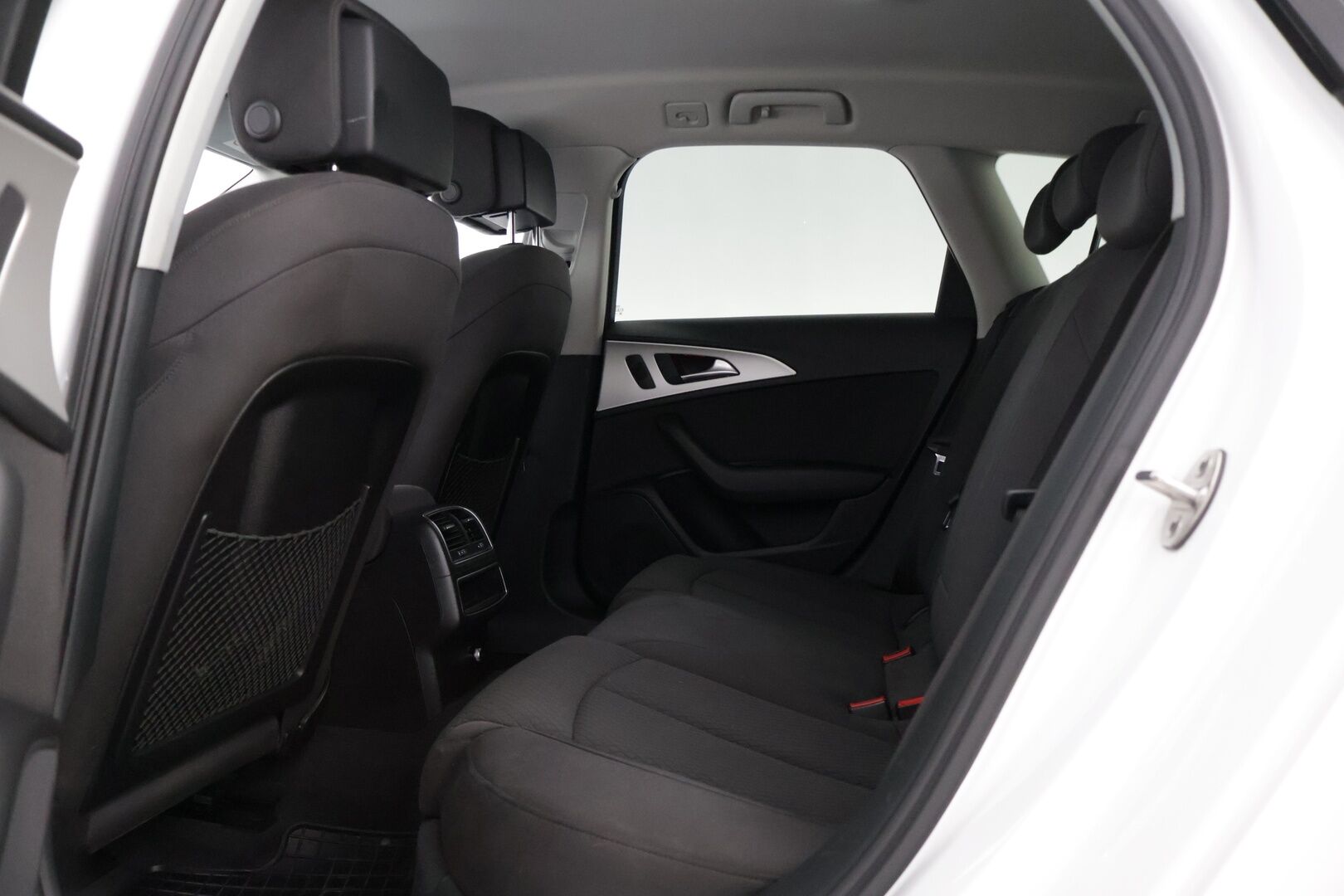 Audi A6 2015 Avant Business Sport 2,0 TDI 140 kW ultra S tronic * Vetokoukku / Tutkat / Sähkökontti / Sporttipenkit / Vakkari * - * Suomi-auto / 2x Hyvät renkaat / Jakohihna vaihdettu! *