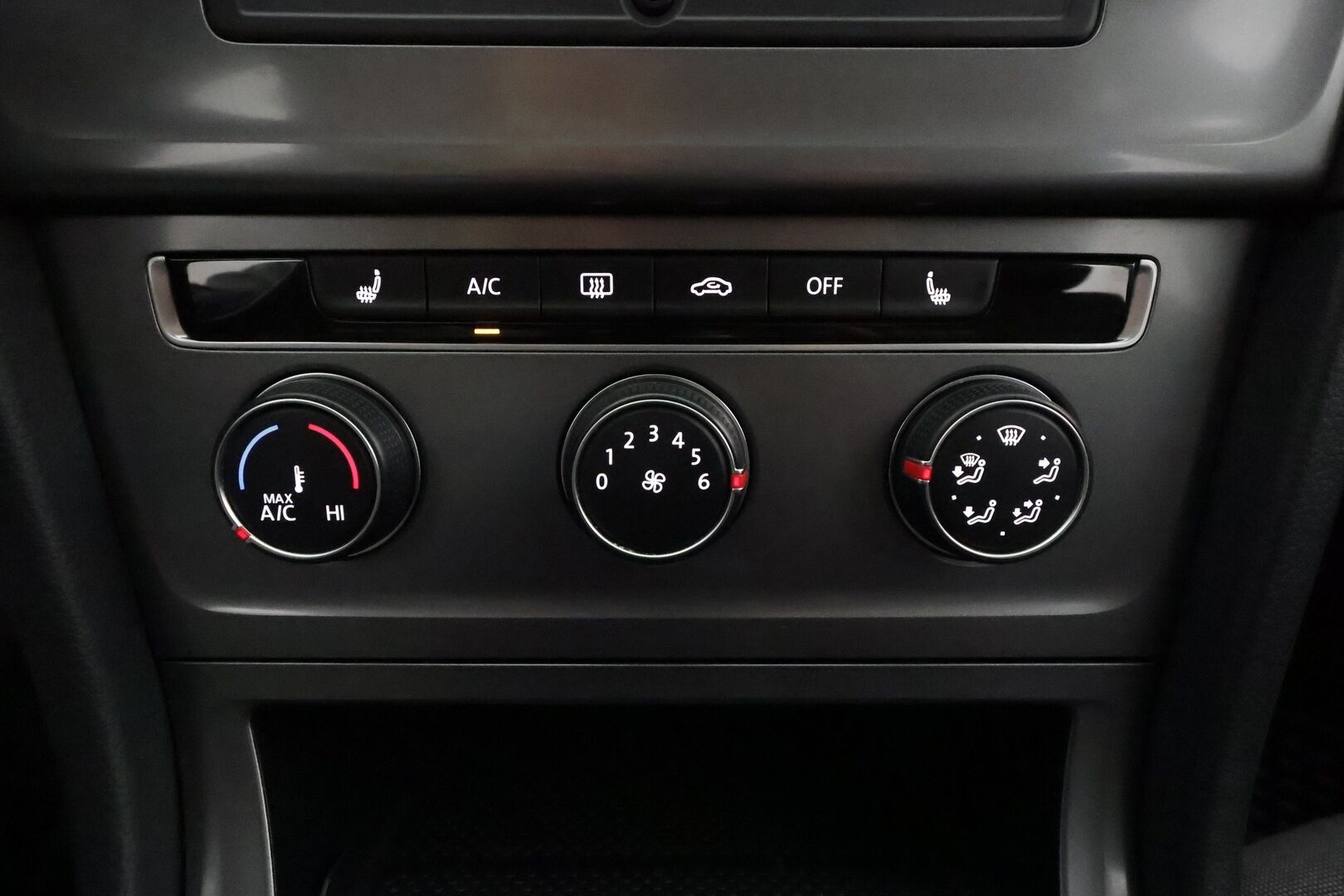 Volkswagen Golf 2015 Variant Trendline BlueMotion Tech **Suomi-auto / Lohkolämmitin / Vakkari / Start-Stop / Aut. Ilmastointi / 2x Renkaat**