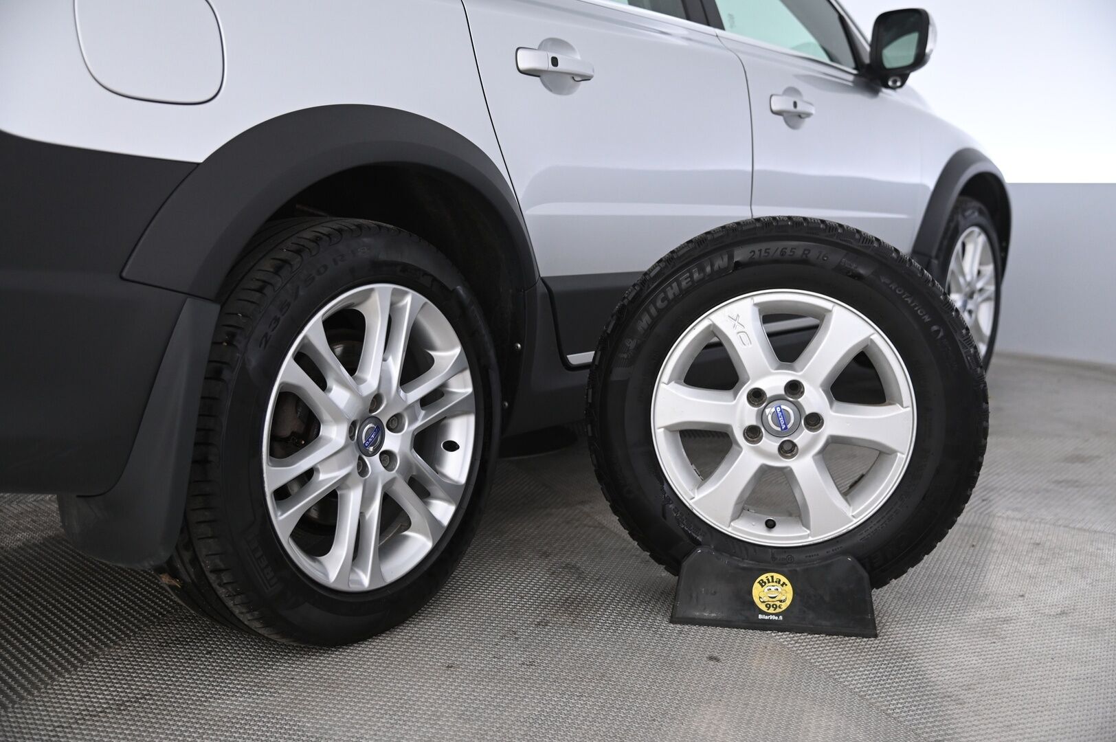 Volvo XC70 2016 D4 AWD Summum Edition aut*Adapt.vakkari / Muistipenkki / Webasto / Blis / Koukku / Navi* - 2x Volvo Alut / Hihna tehty 08/2025 / Hyvä huoltohistoria
